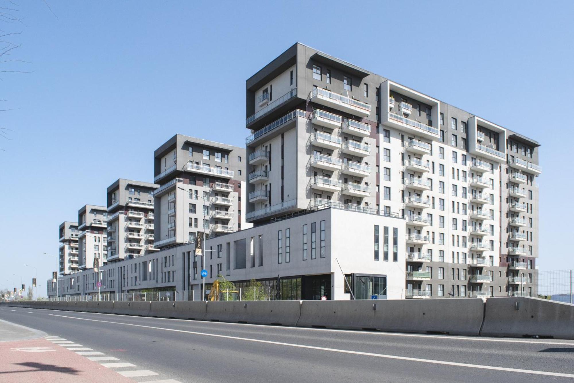 Executive Duplex With Balcony, Skyline Views & Free Parking * Bucharest
