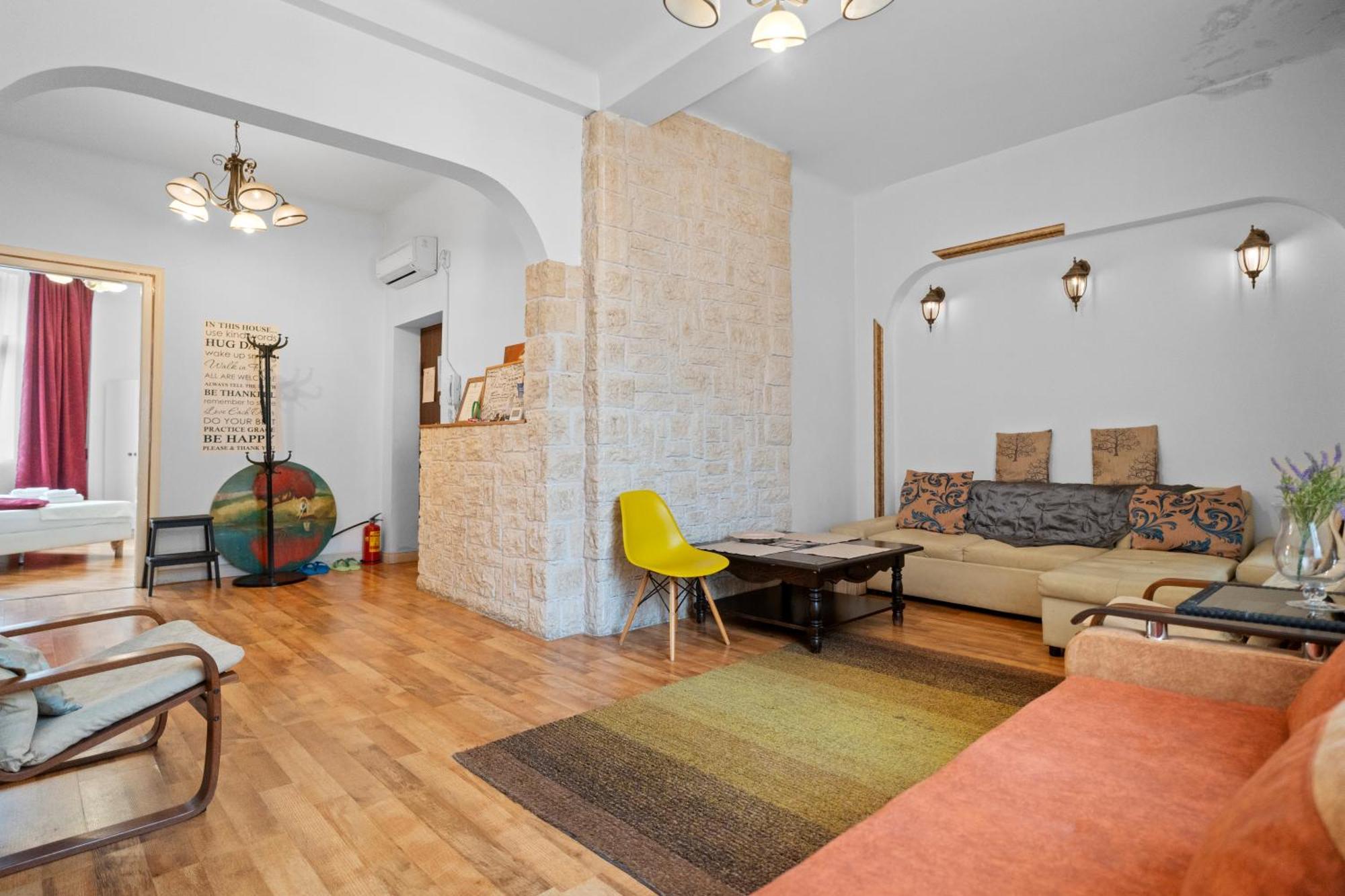 Golden - In The Heart Of Old Town Bucureşti
