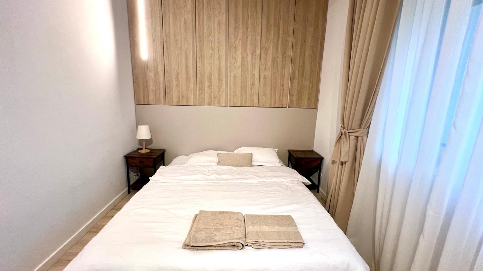 Flat In Near Old Town *