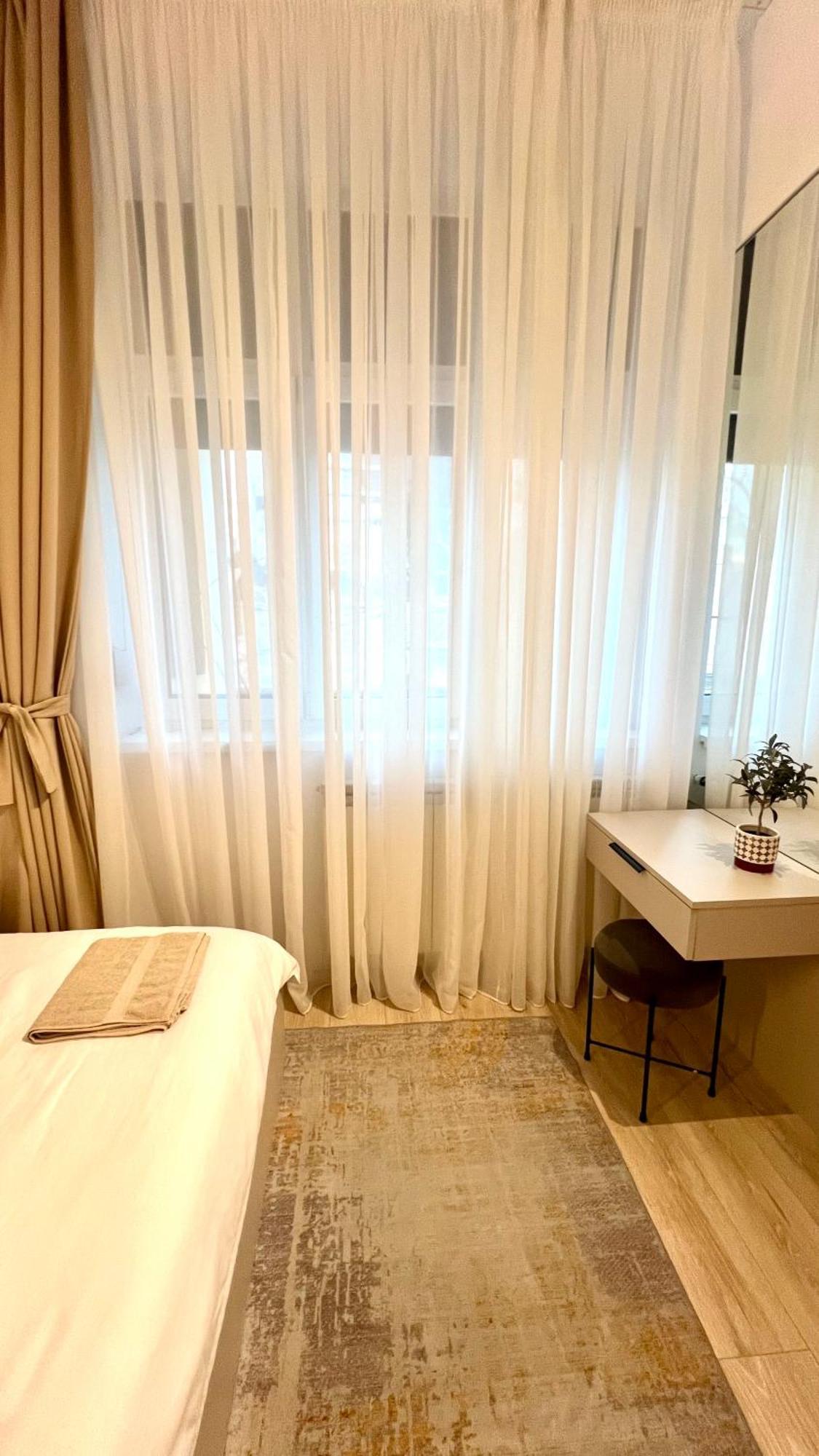 Flat In Near Old Town