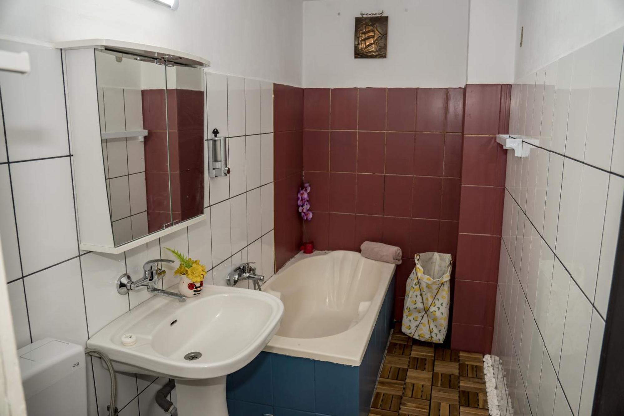 Vintage Experience With A 1965 Rocking Chair In Center 2 *