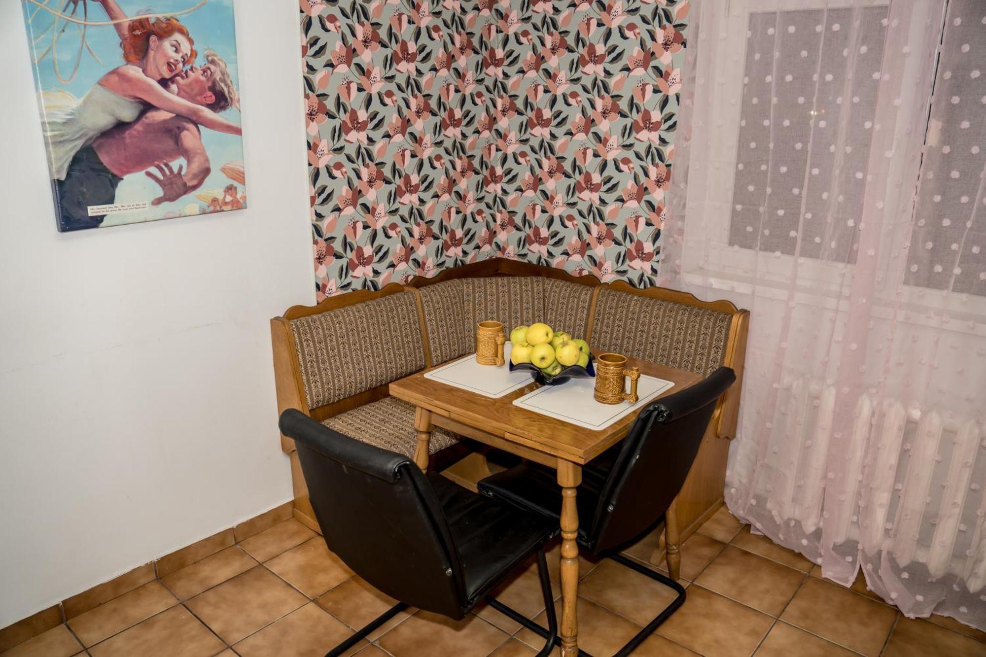Vintage Experience With A 1965 Rocking Chair In Center 2 Apartment