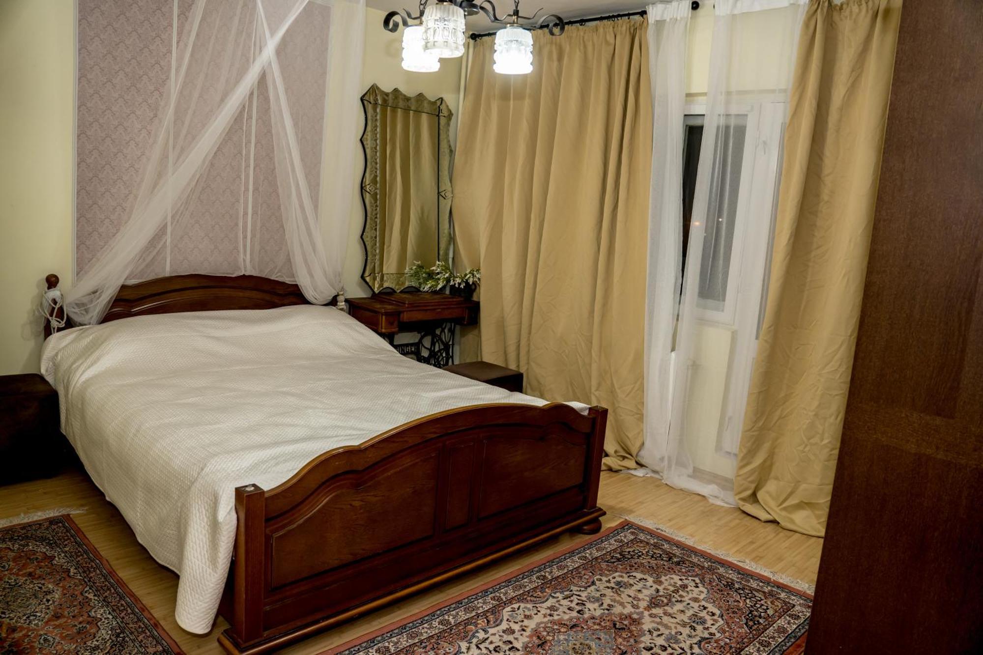 Vintage Experience With A 1965 Rocking Chair In Center 2 Apartment Bucharest