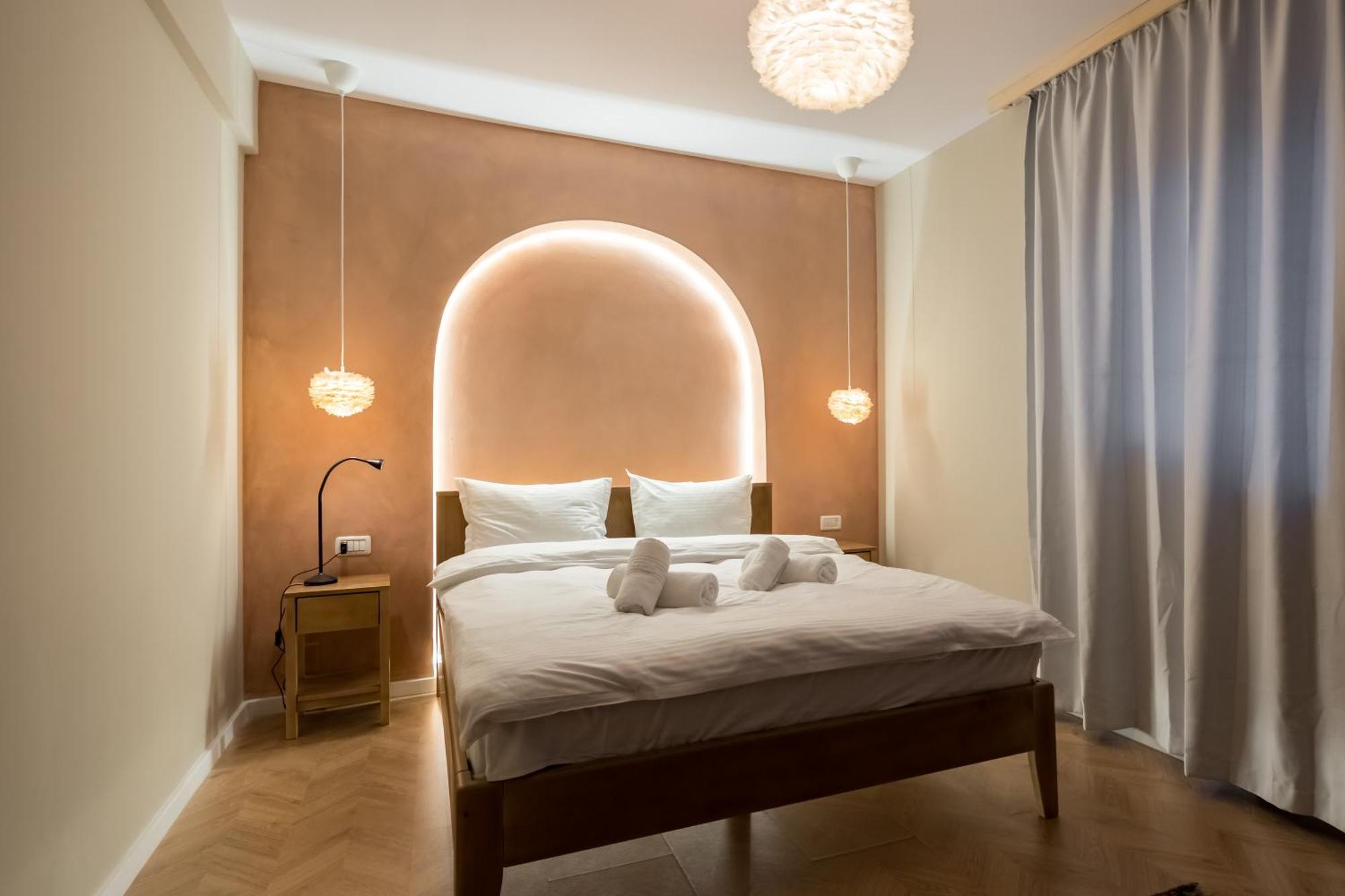 Ultracentral Near Old Town, Cismigiu And Victoriei - Cozy, Quiet And Modern Wt Sunny Balcony Apartment *