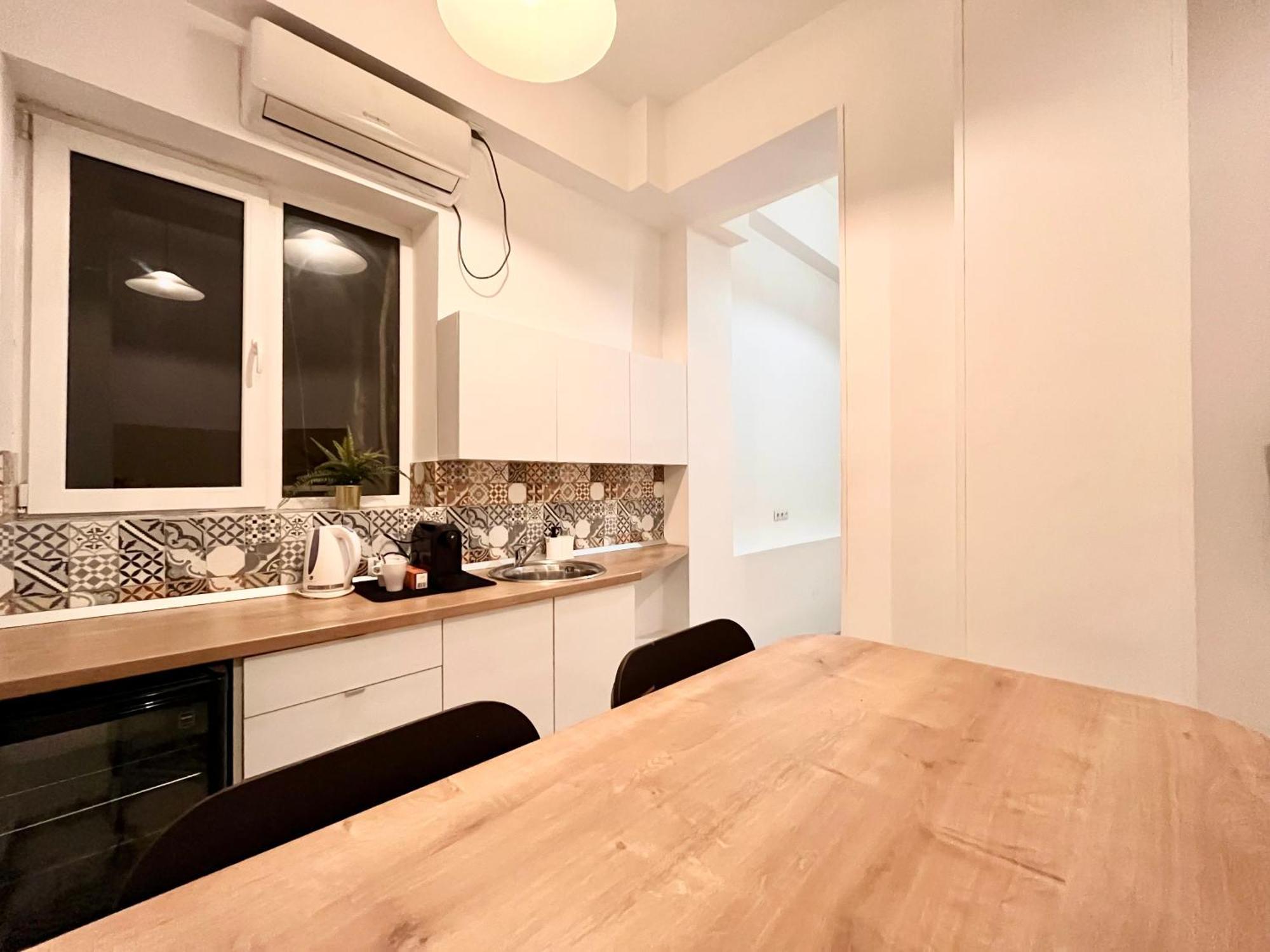 Chic Old Town Escape With Modern Comforts Apartment Bucharest