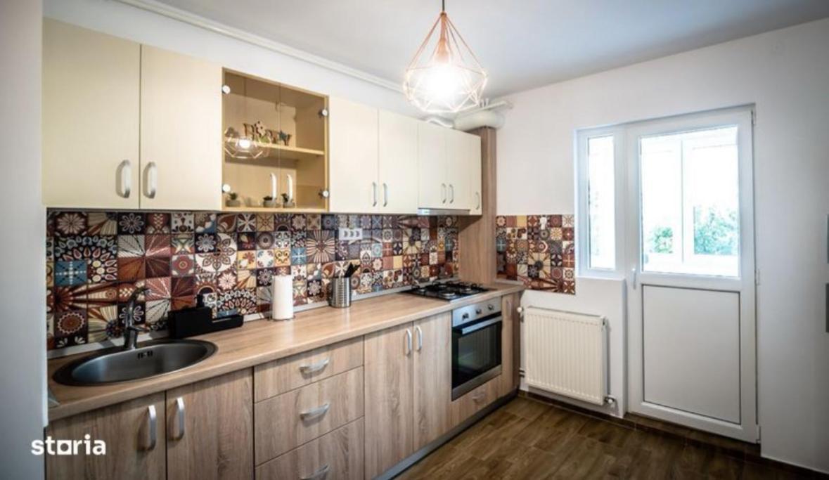 Apartment Delightful, Modern Apartment! 10 Minutes Away From Centre Bucharest