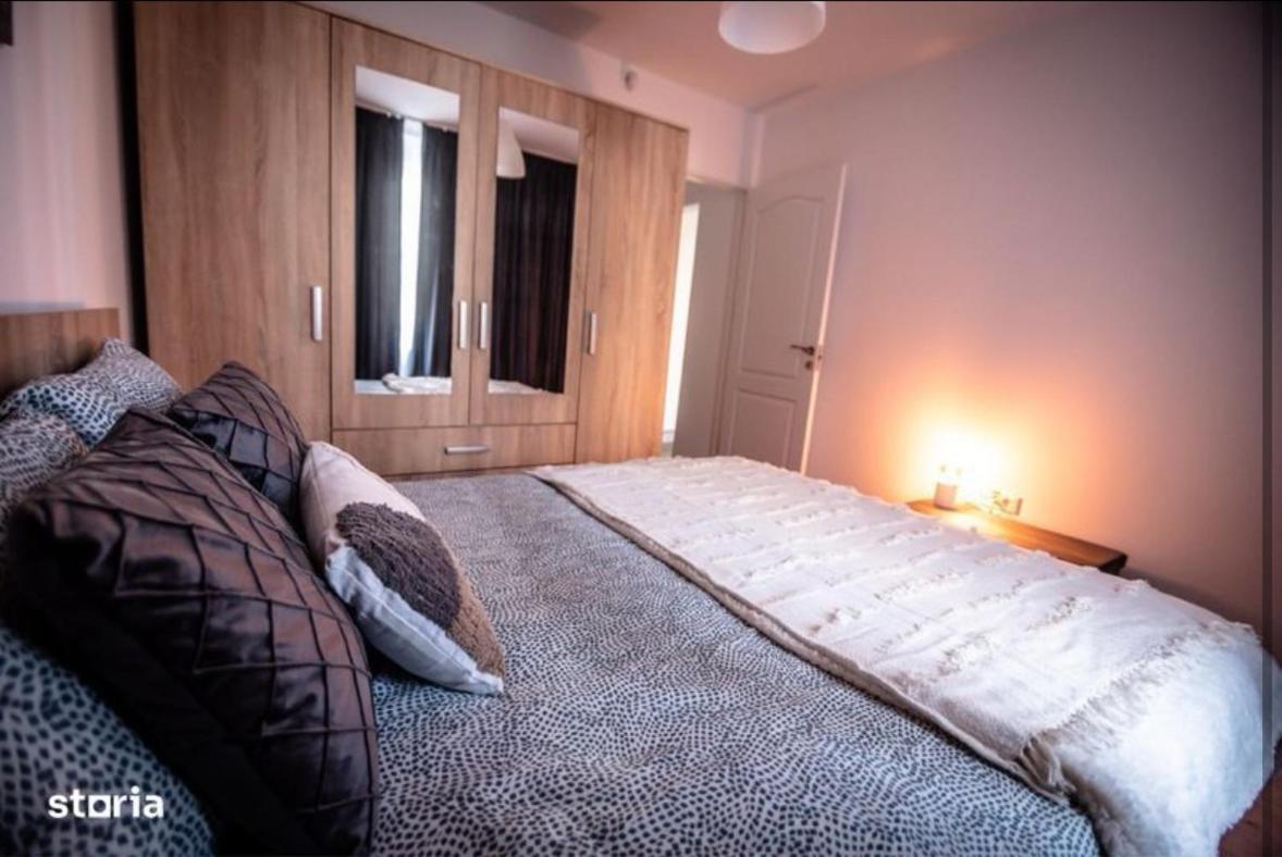 Delightful, Modern Apartment! 10 Minutes Away From Centre Apartment *