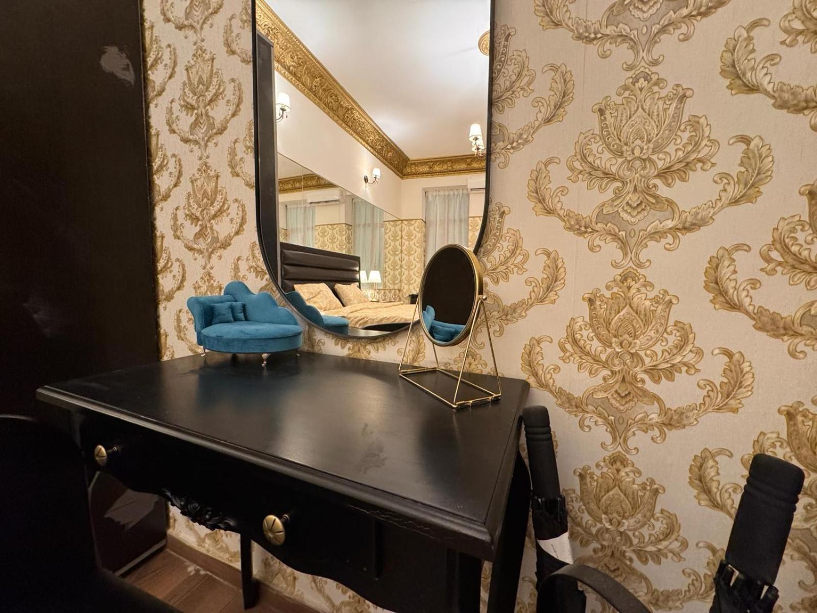 Harry Piata Romana Hotel