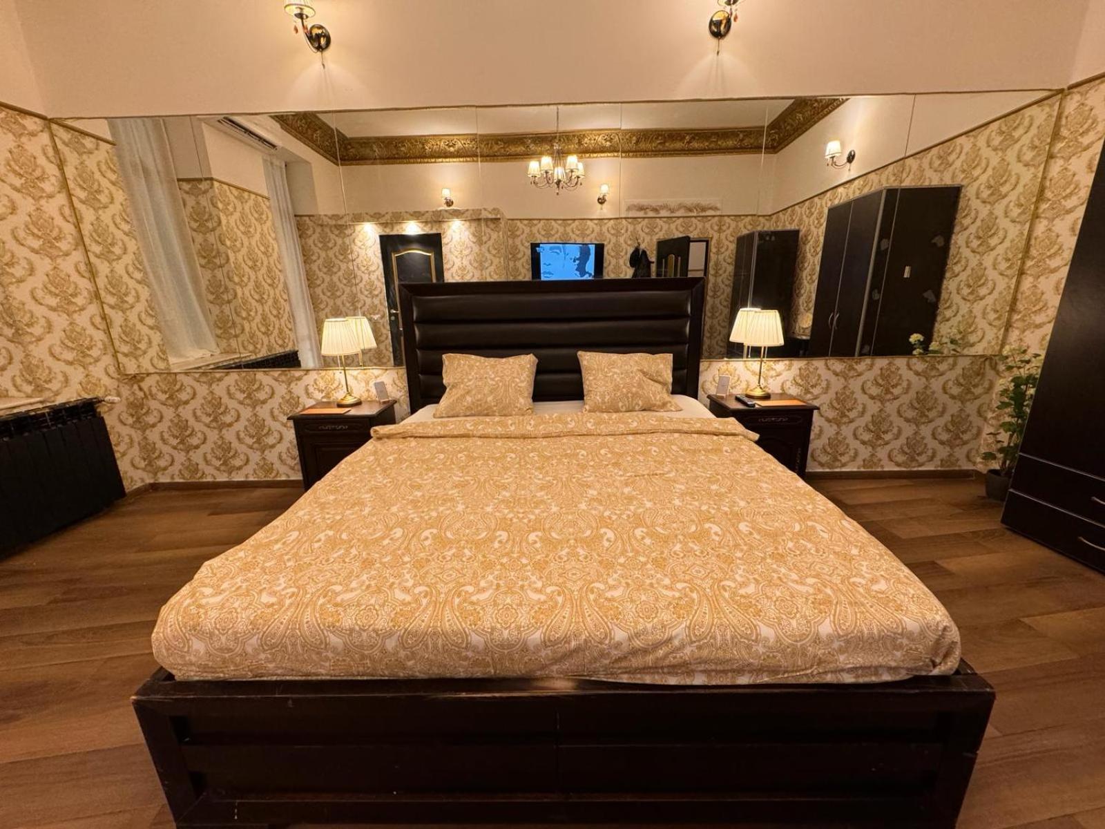 Harry Piata Romana Hotel 3*