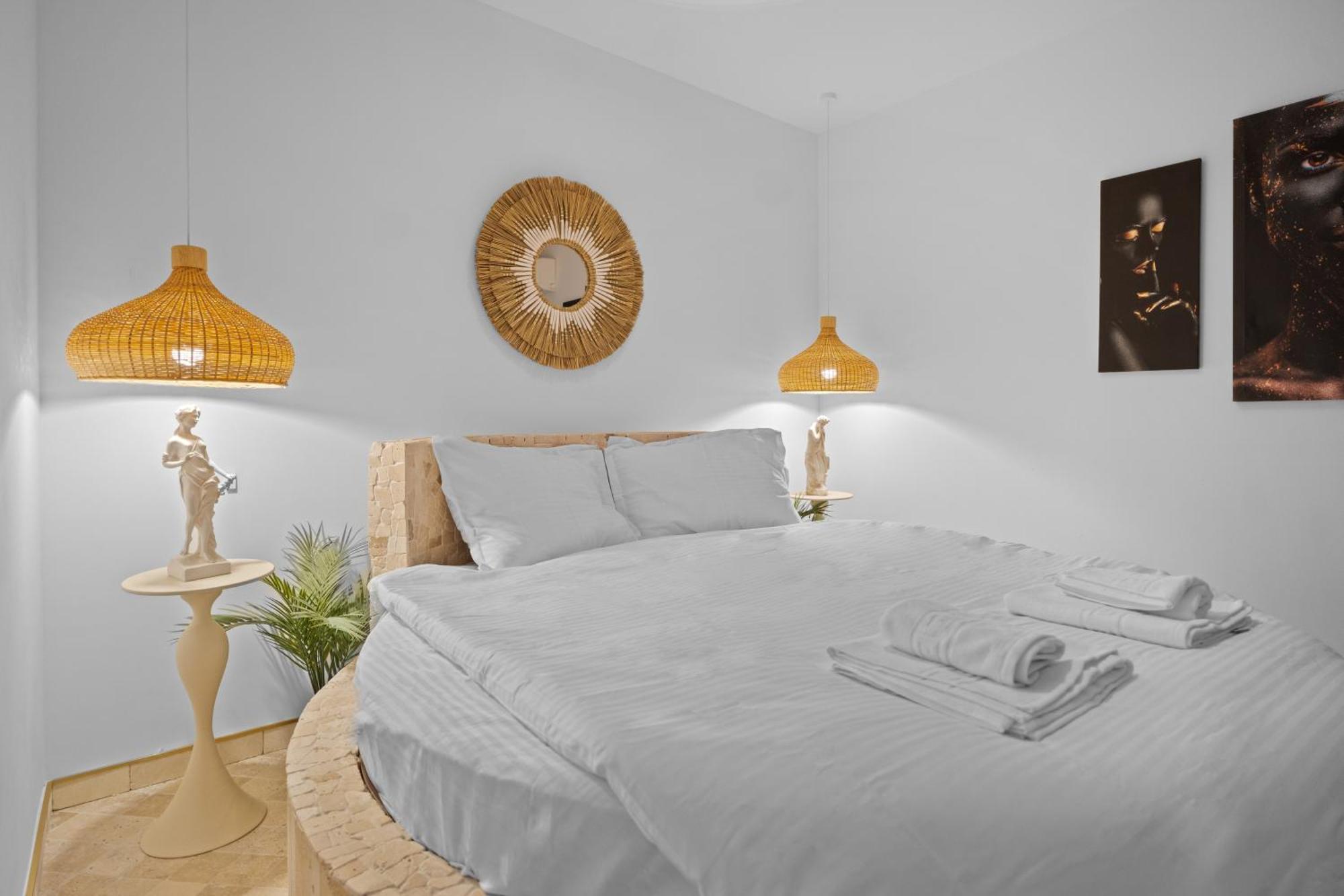 Santorini White Experience * Bucareste