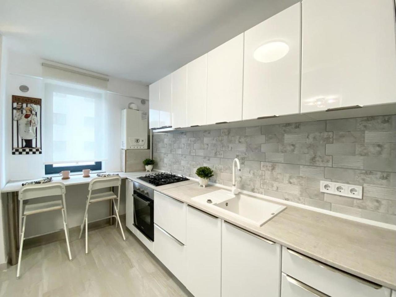 The Painter - Timpuri Noi 1br With Parking *