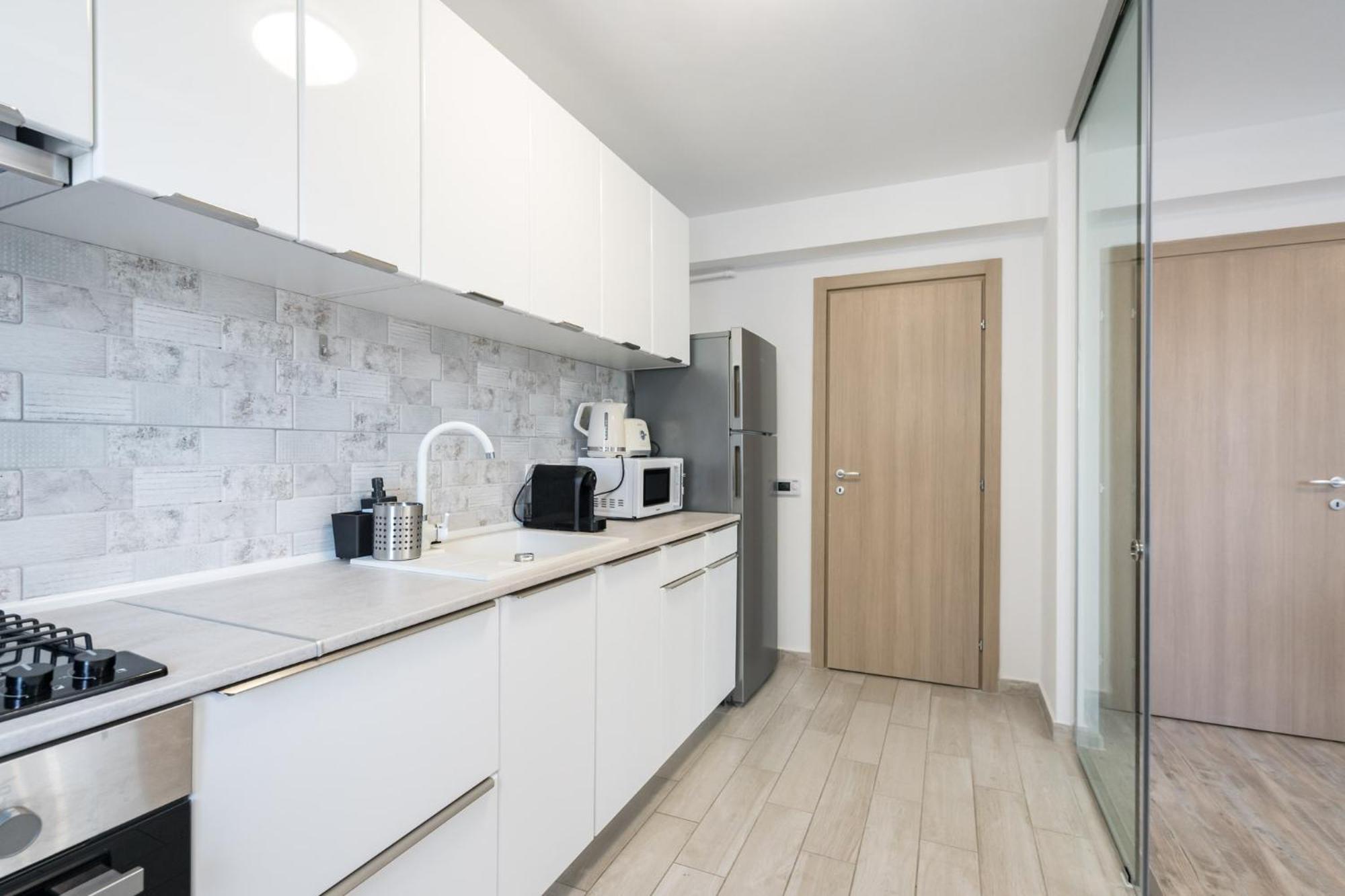 The Painter - Timpuri Noi 1br With Parking Apartment