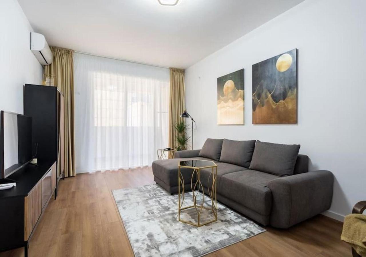 Apartment Bonita - Chic Urban Retreat With Private Balcony Bucharest