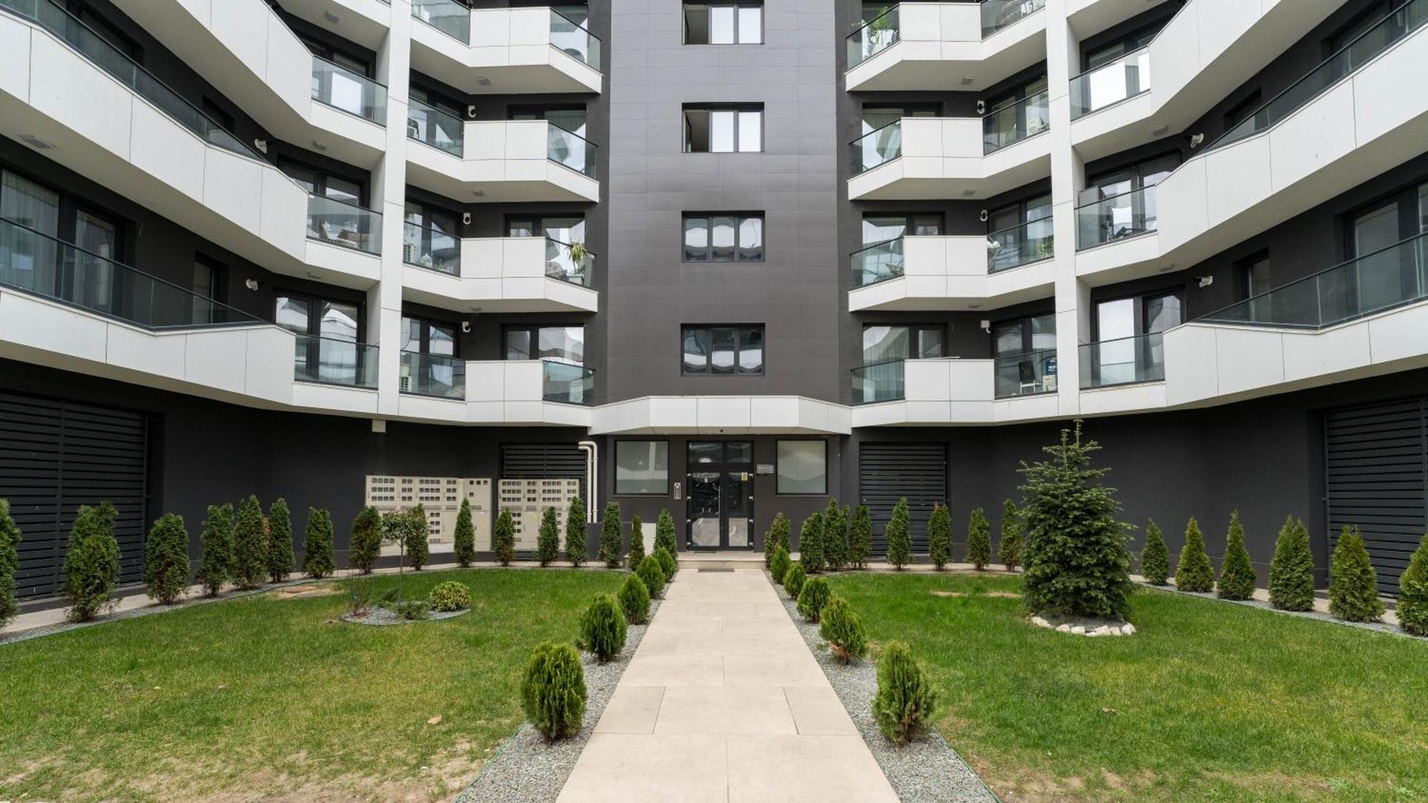Apartment Sphere - High-end 1br Getaway Near Promenada Mall