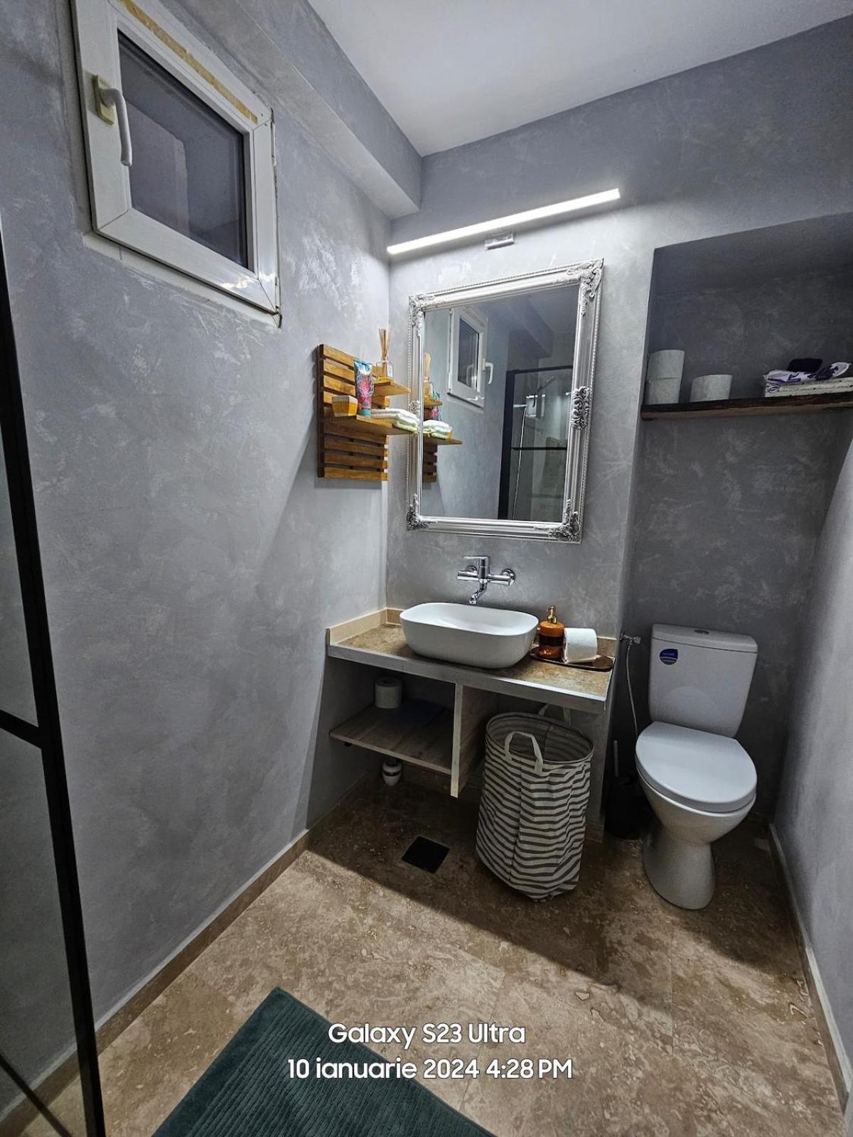 Apartment Central, Happy Wi Fi