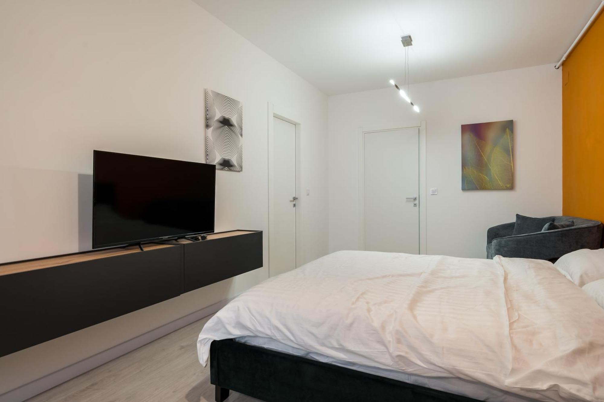 Ivory Concept 65b Bucharest