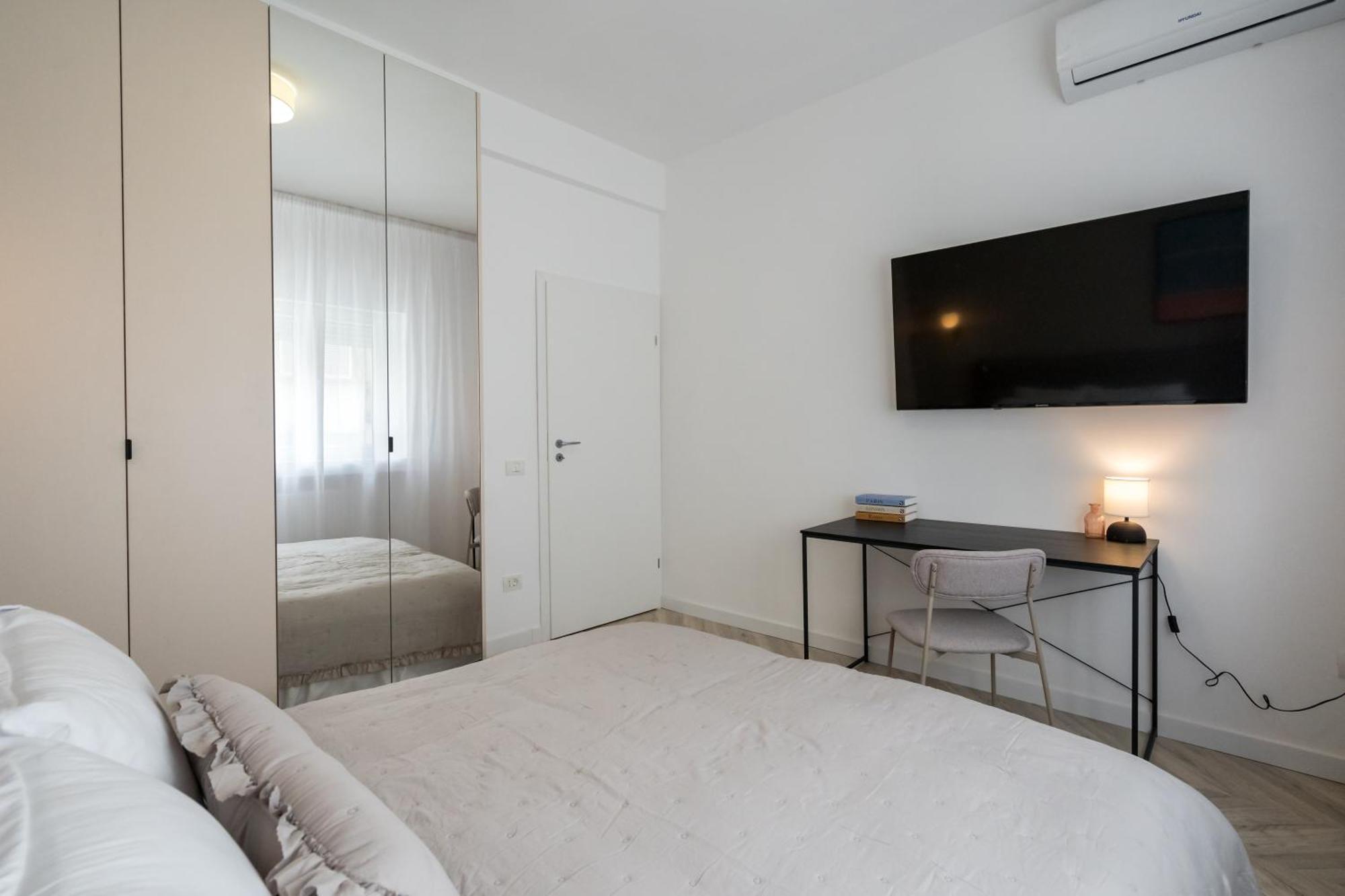 2 Bedrooms Old Center * Bucharest