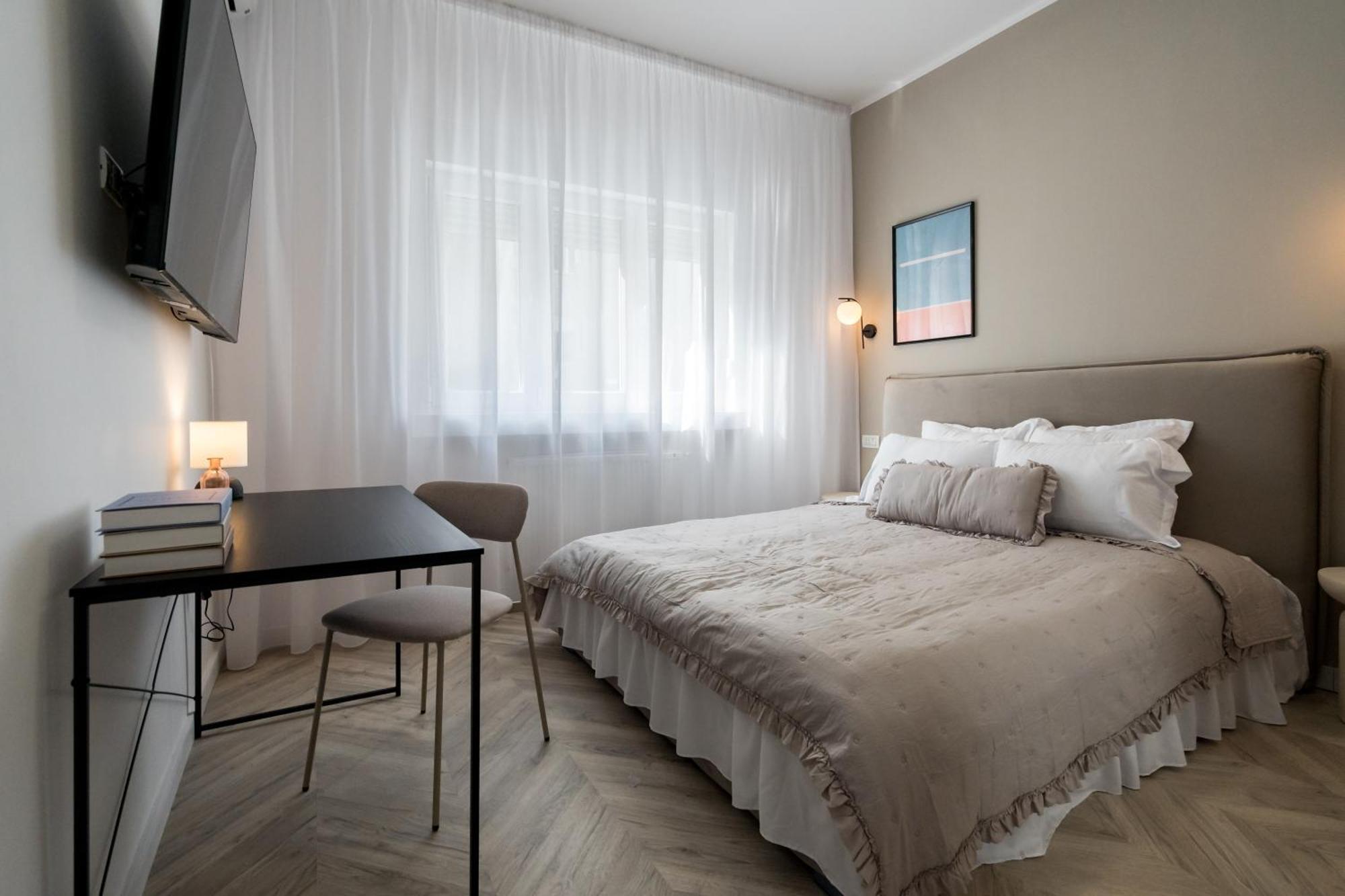2 Bedrooms Old Center Apartment