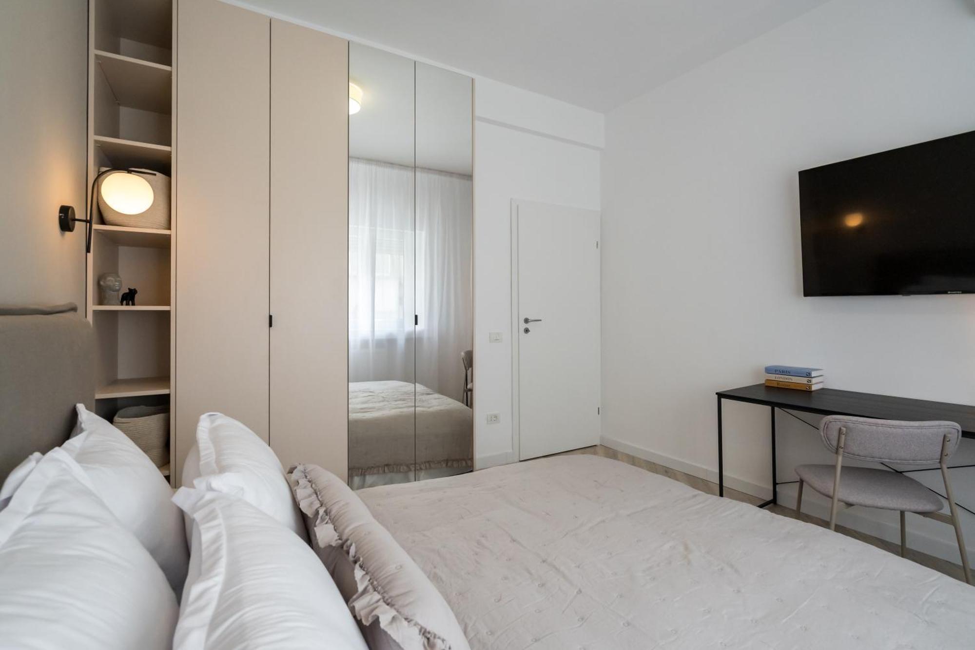 2 Bedrooms Old Center Apartment Bucharest