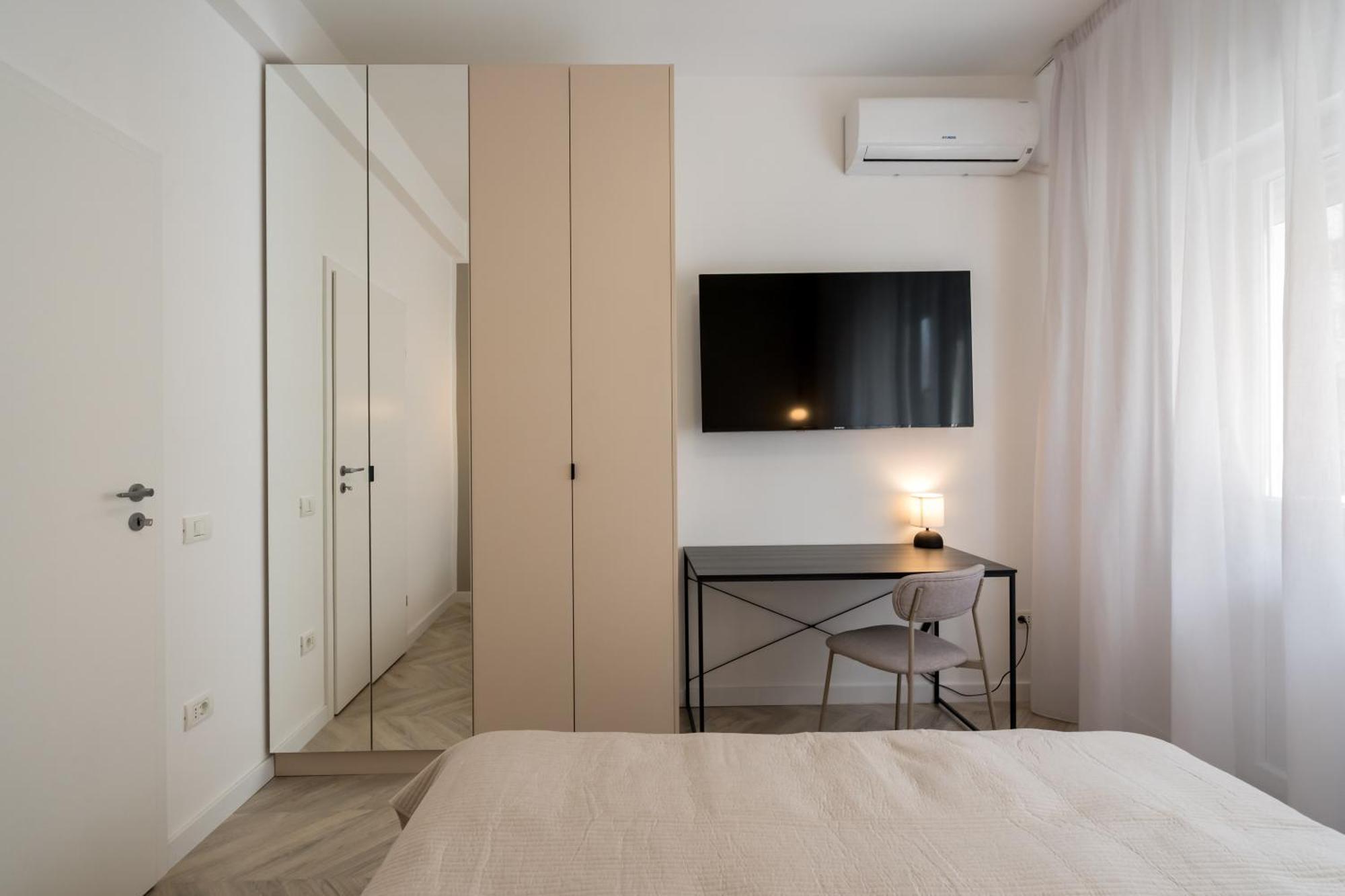 2 Bedrooms Old Center