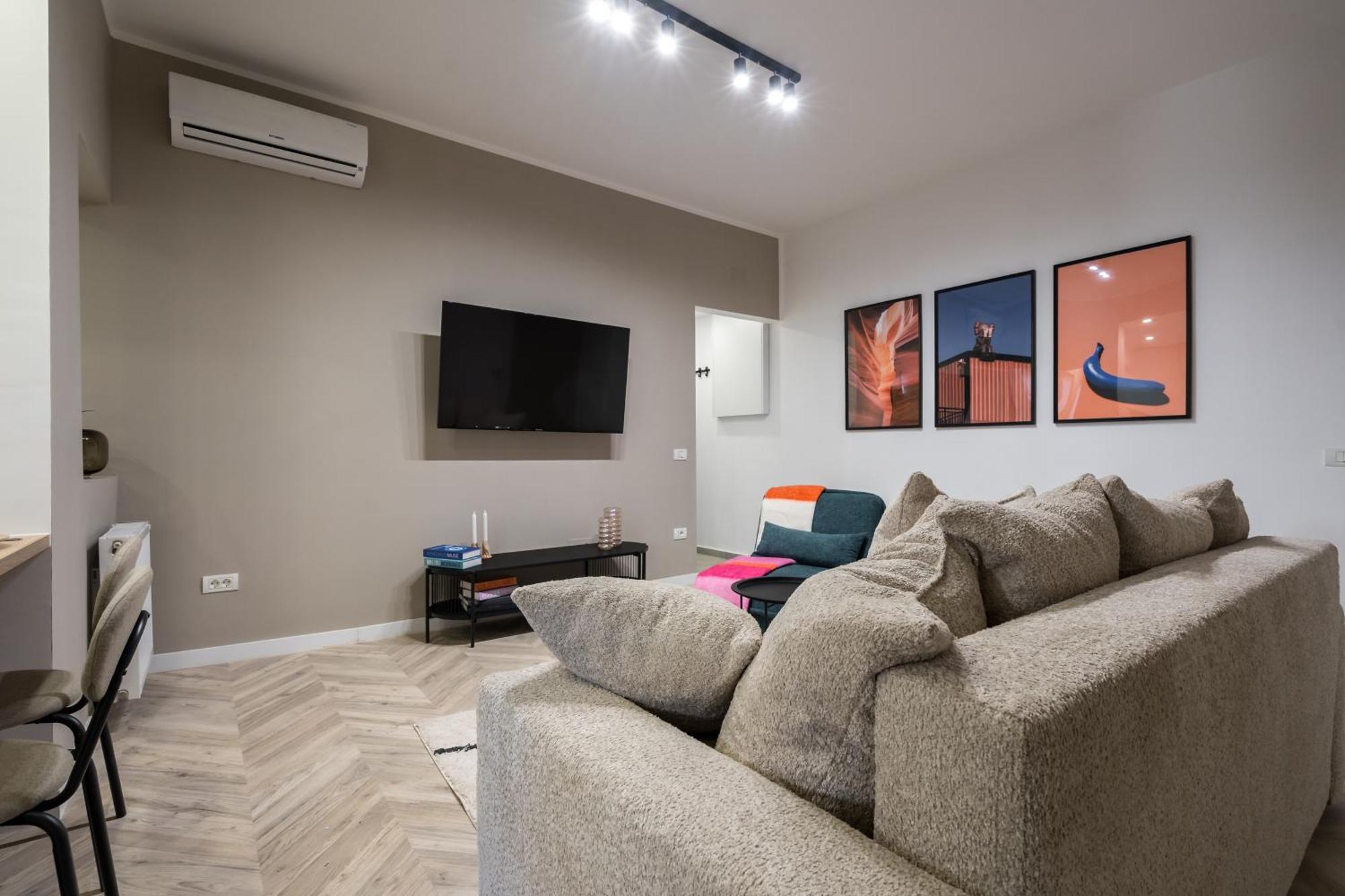 2 Bedrooms Old Center * Bucharest