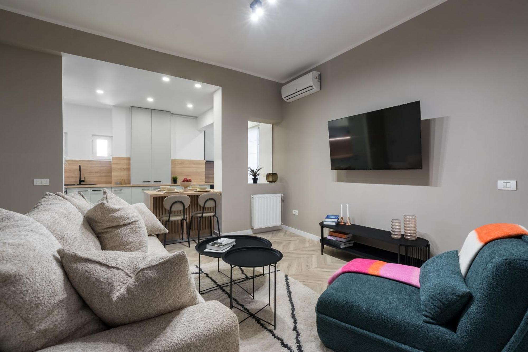2 Bedrooms Old Center *
