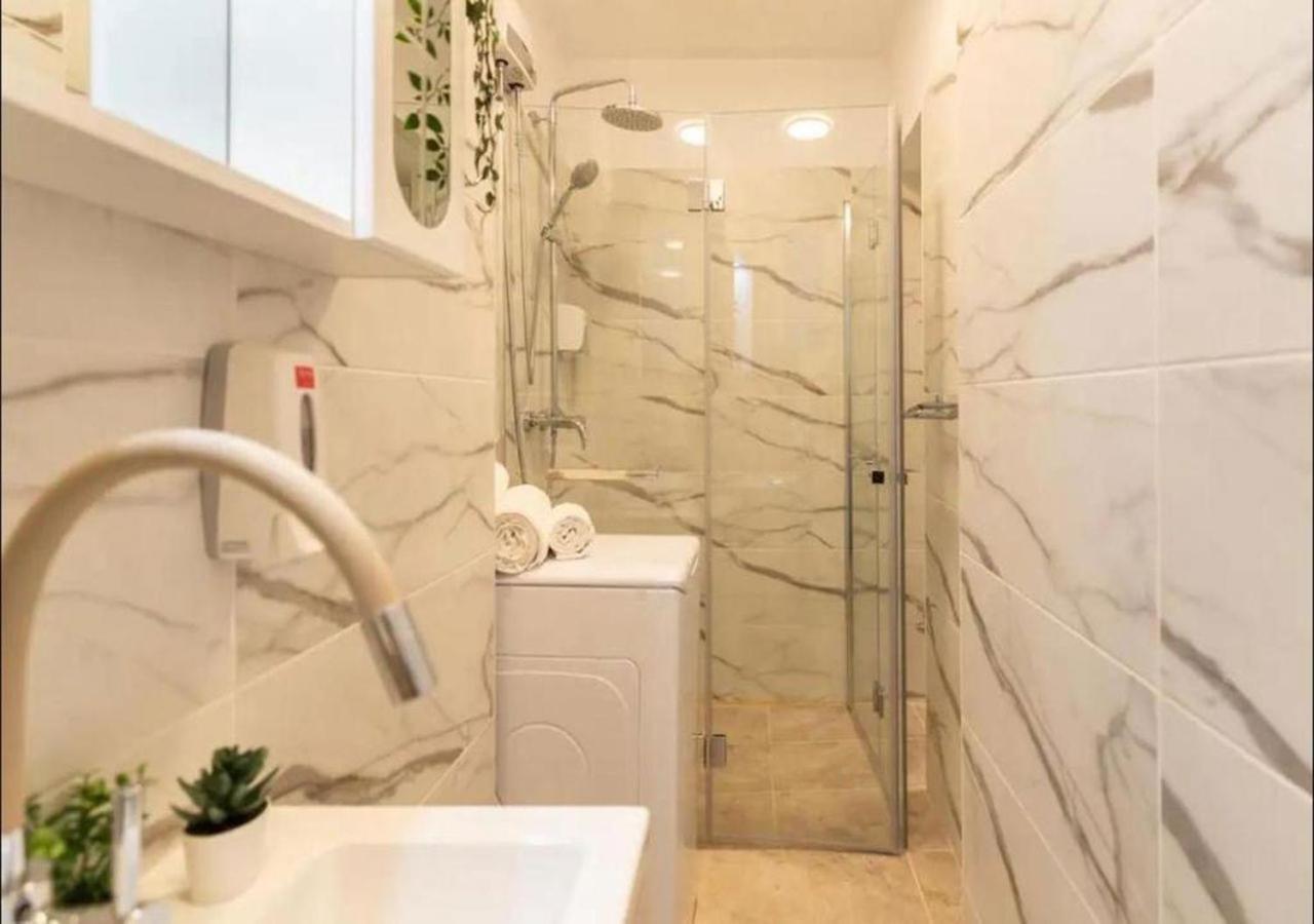 Apartment Tiny Haven - Cozy In Piata Romana *