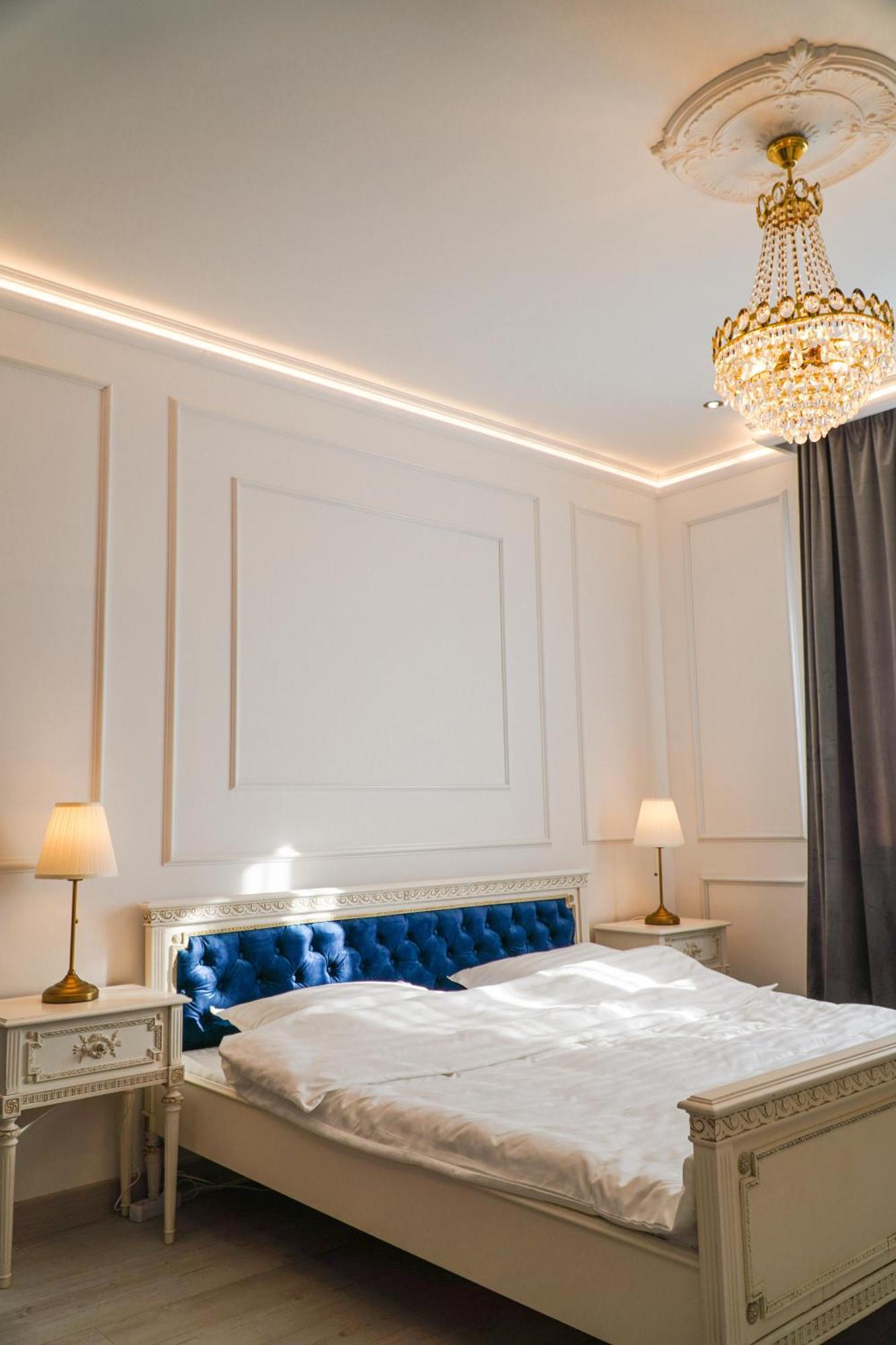 Ludovic Luxury * Bucharest