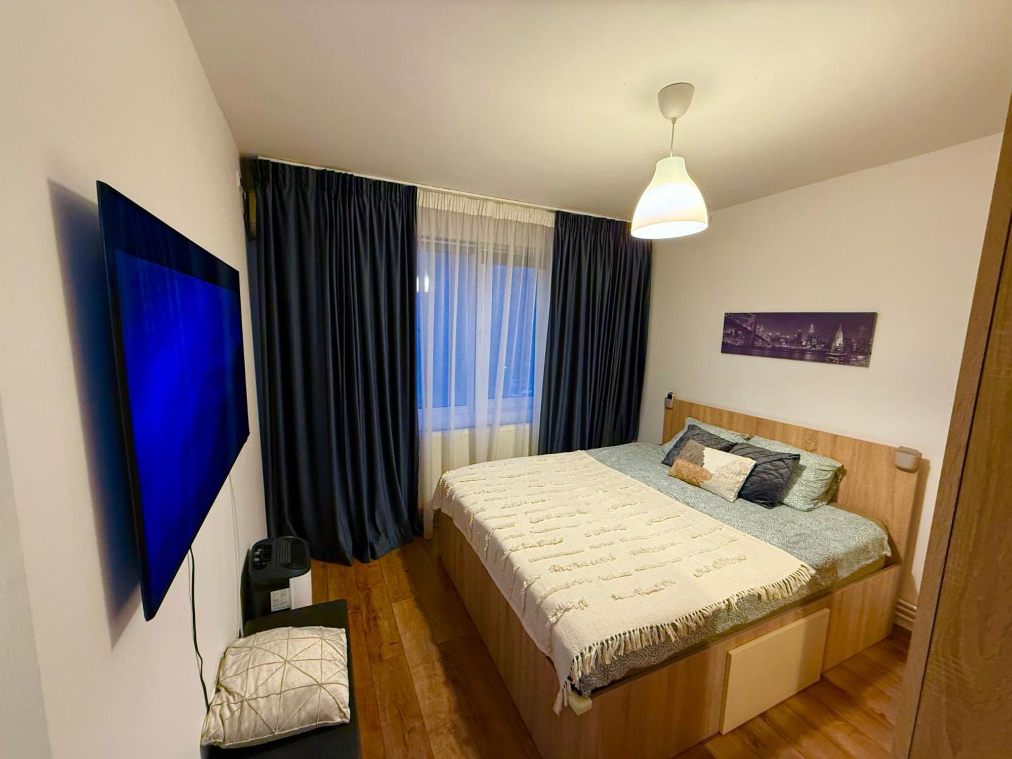 Apartment Delightful, Modern Apartment! 10 Minutes Away From Centre Bucharest