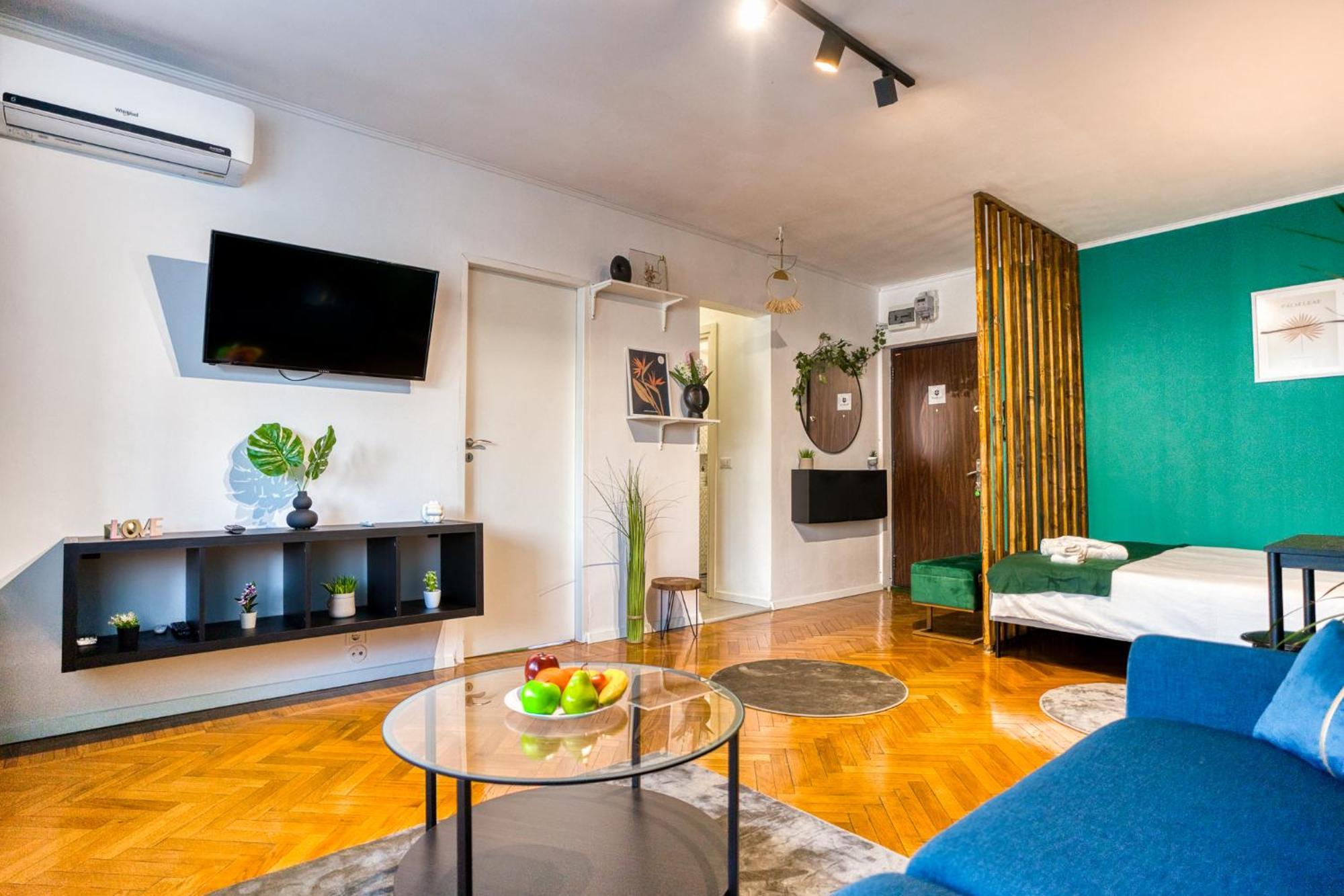 Hacienda Royal Palace - Designer Apartment Bucharest