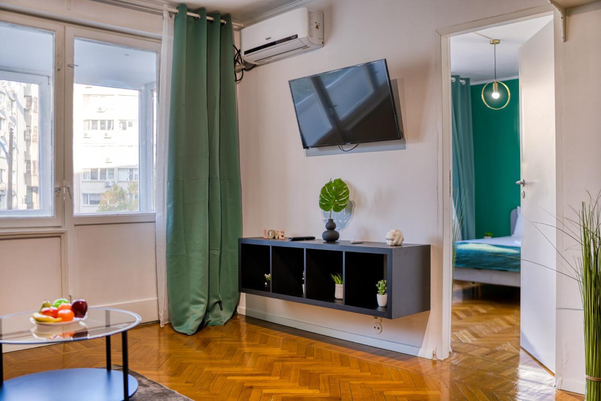 Hacienda Royal Palace - Designer Apartment Bucharest