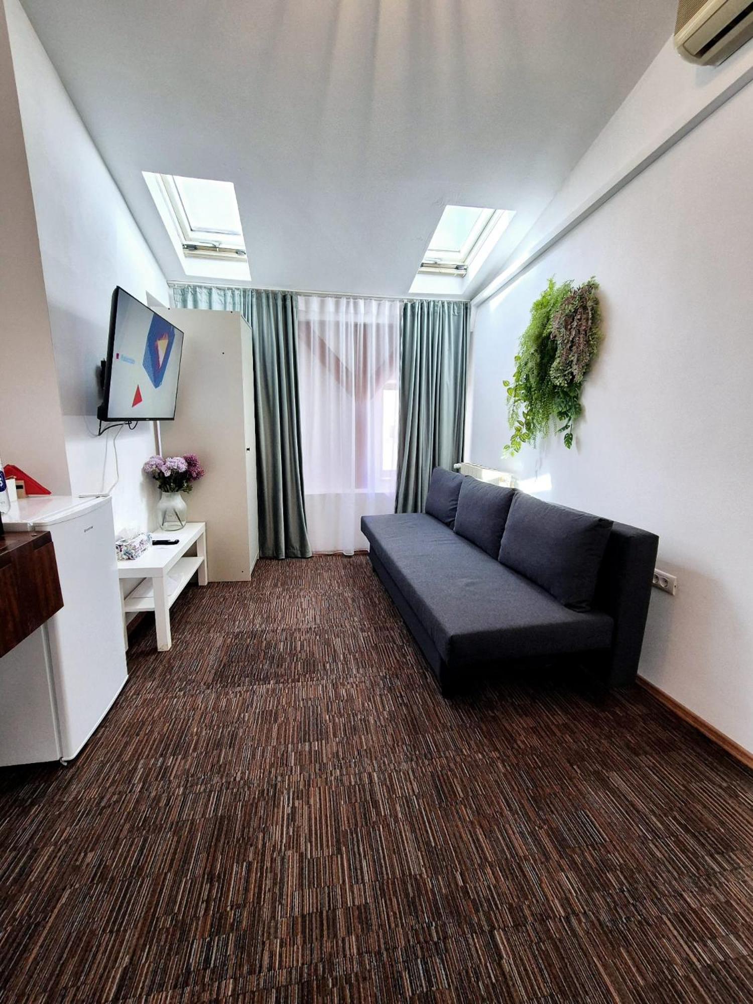 Boutique Old 4 *