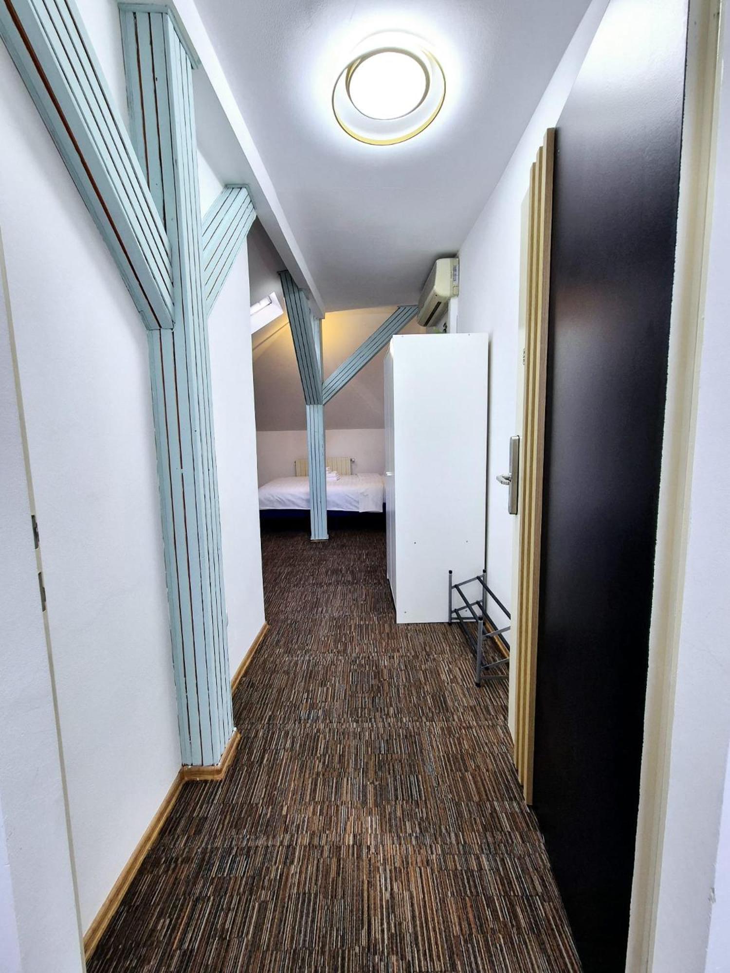 Boutique Old 5 Apartment *