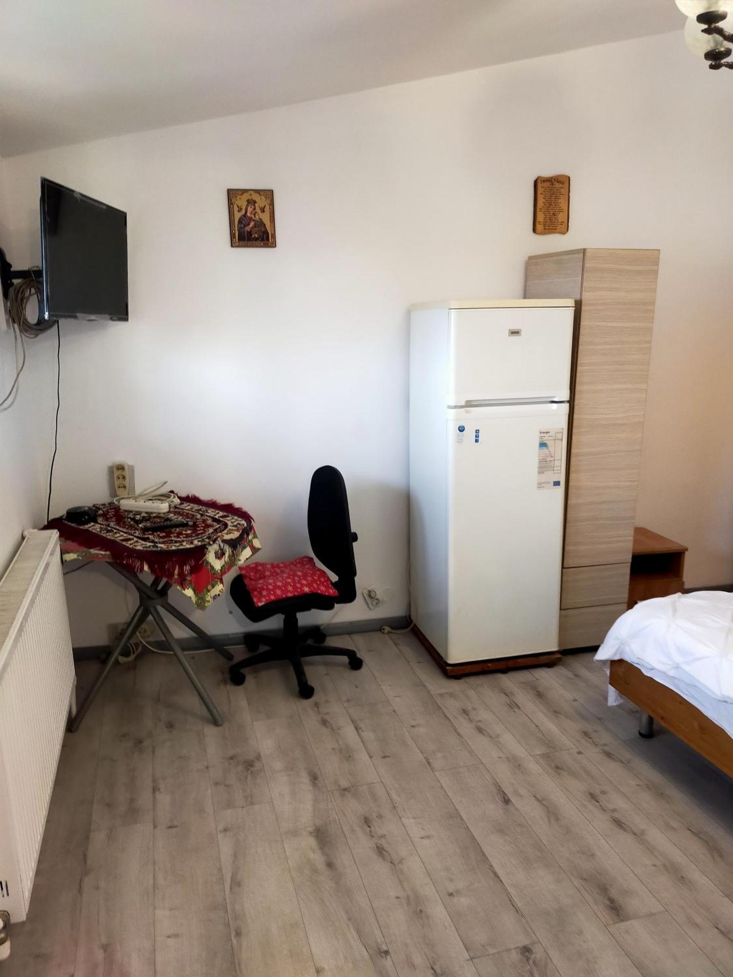 Gazde/Camere de închiriat Vila Elena Ap3 *