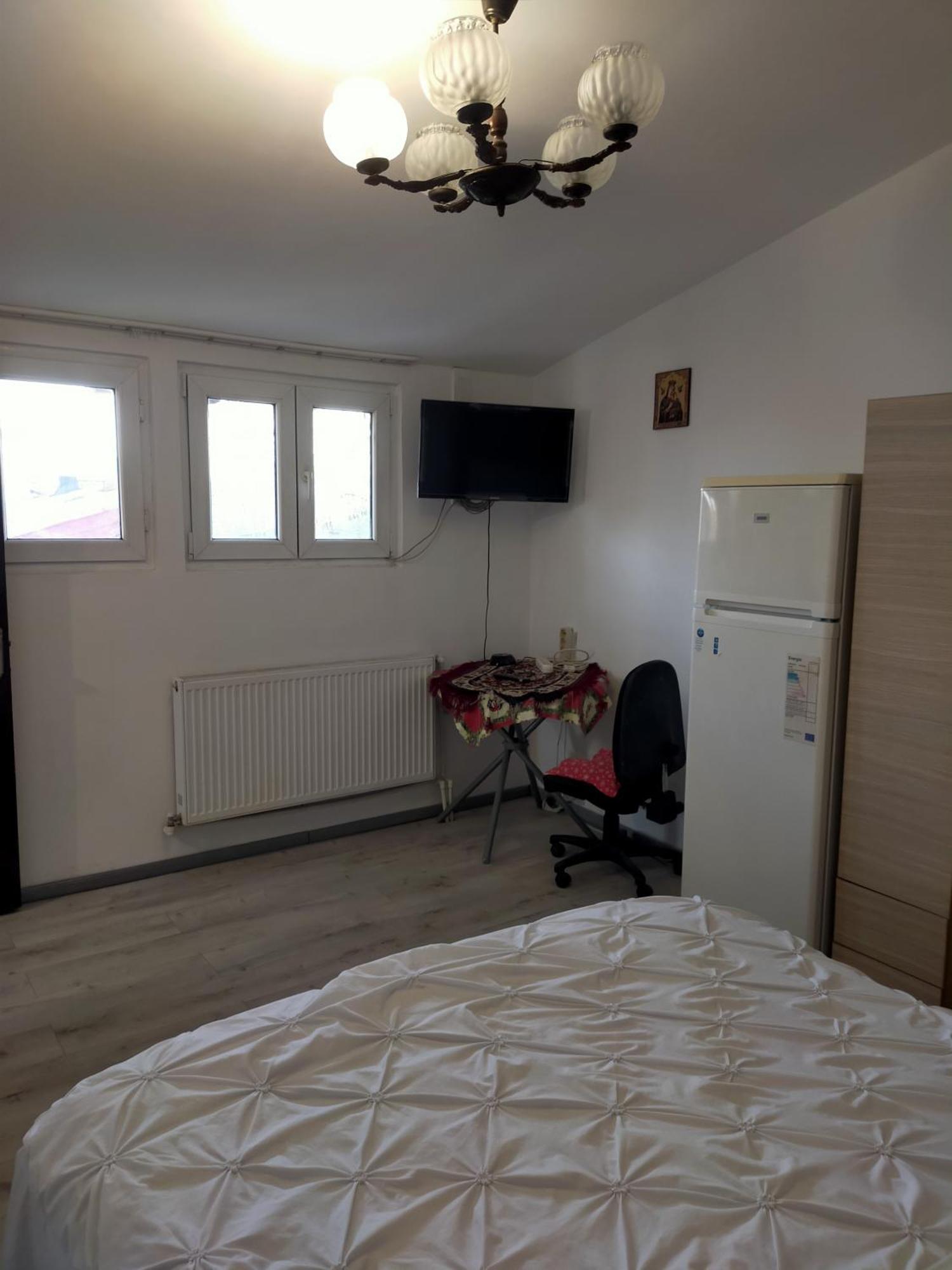 Gazde/Camere de închiriat Vila Elena Ap3 *