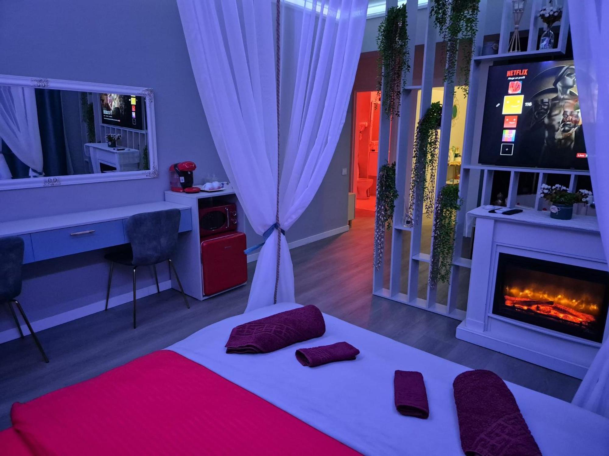 Afi Discret Jacuzzi Apartment