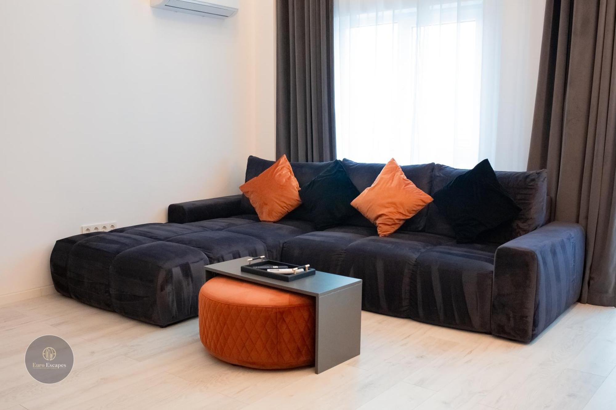 Apartment Executive Duplex With Balcony, Skyline Views & Free Parking Bucharest