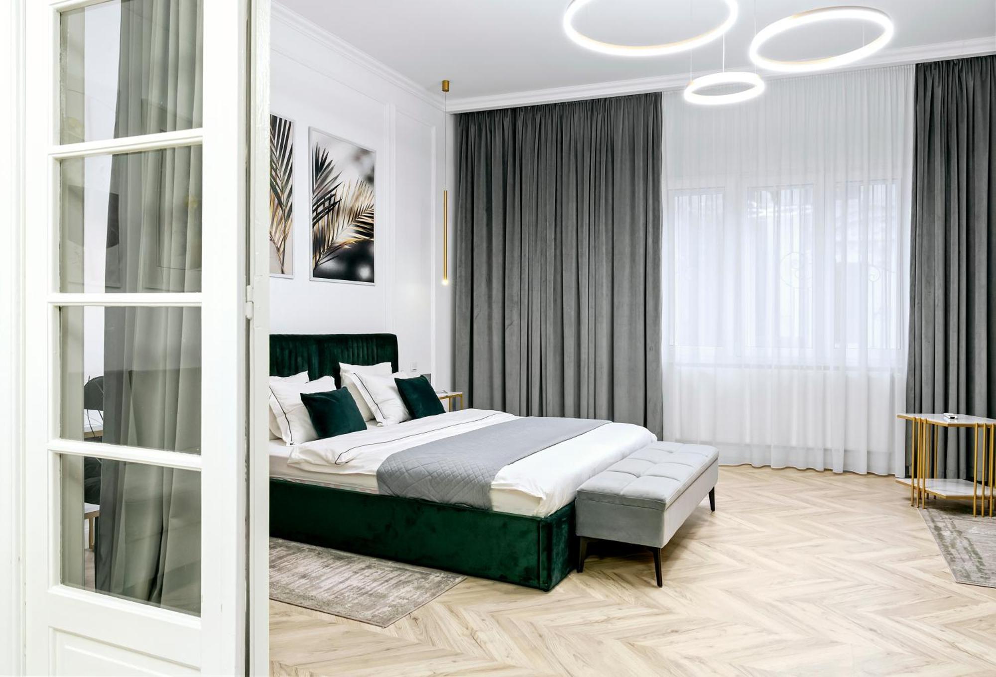 Apartment High Ceilings Garden - Optional Parking *