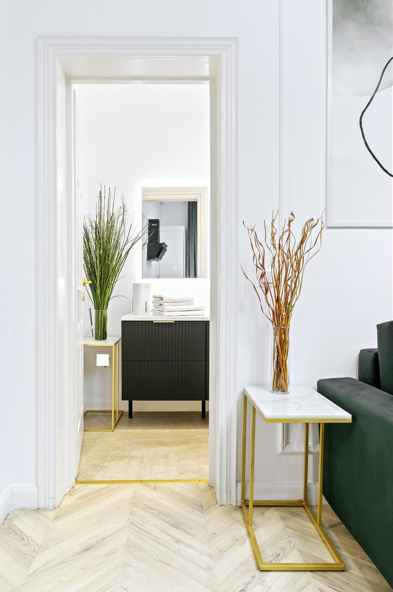 High Ceilings Garden - Parking Apartment Bucharest