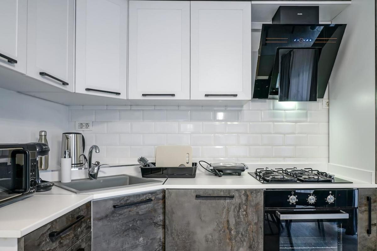Charming Oasis Apartment Bucharest
