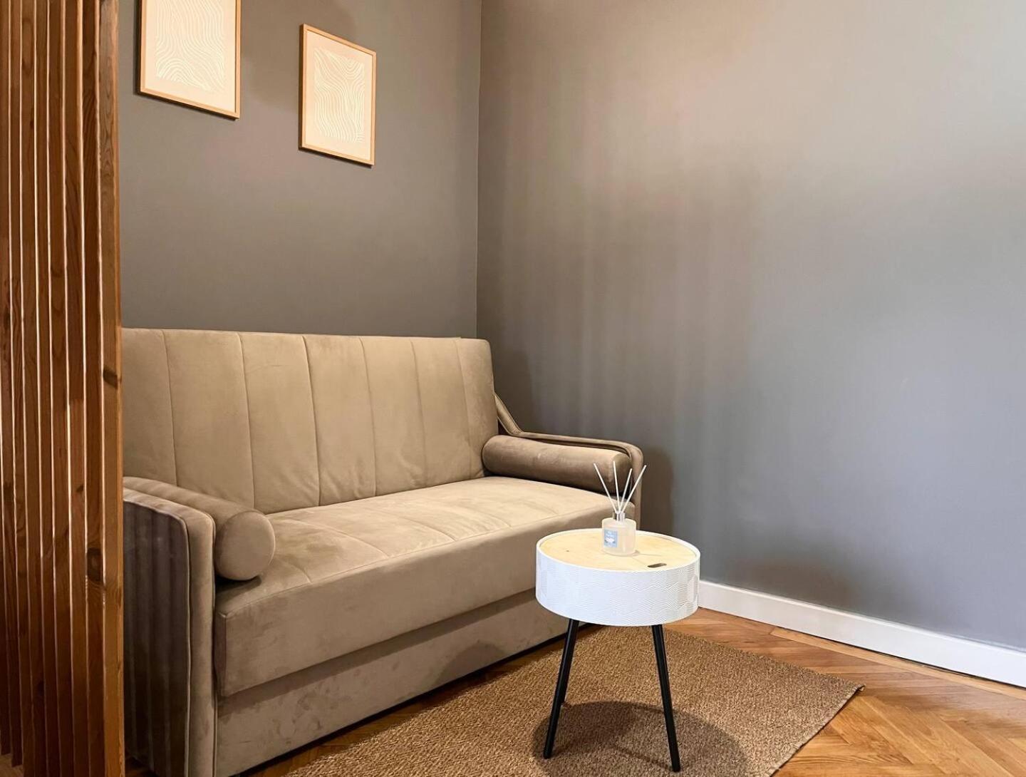 Woodie With Premium Comfort By Piata Unirii Apartment Bucharest