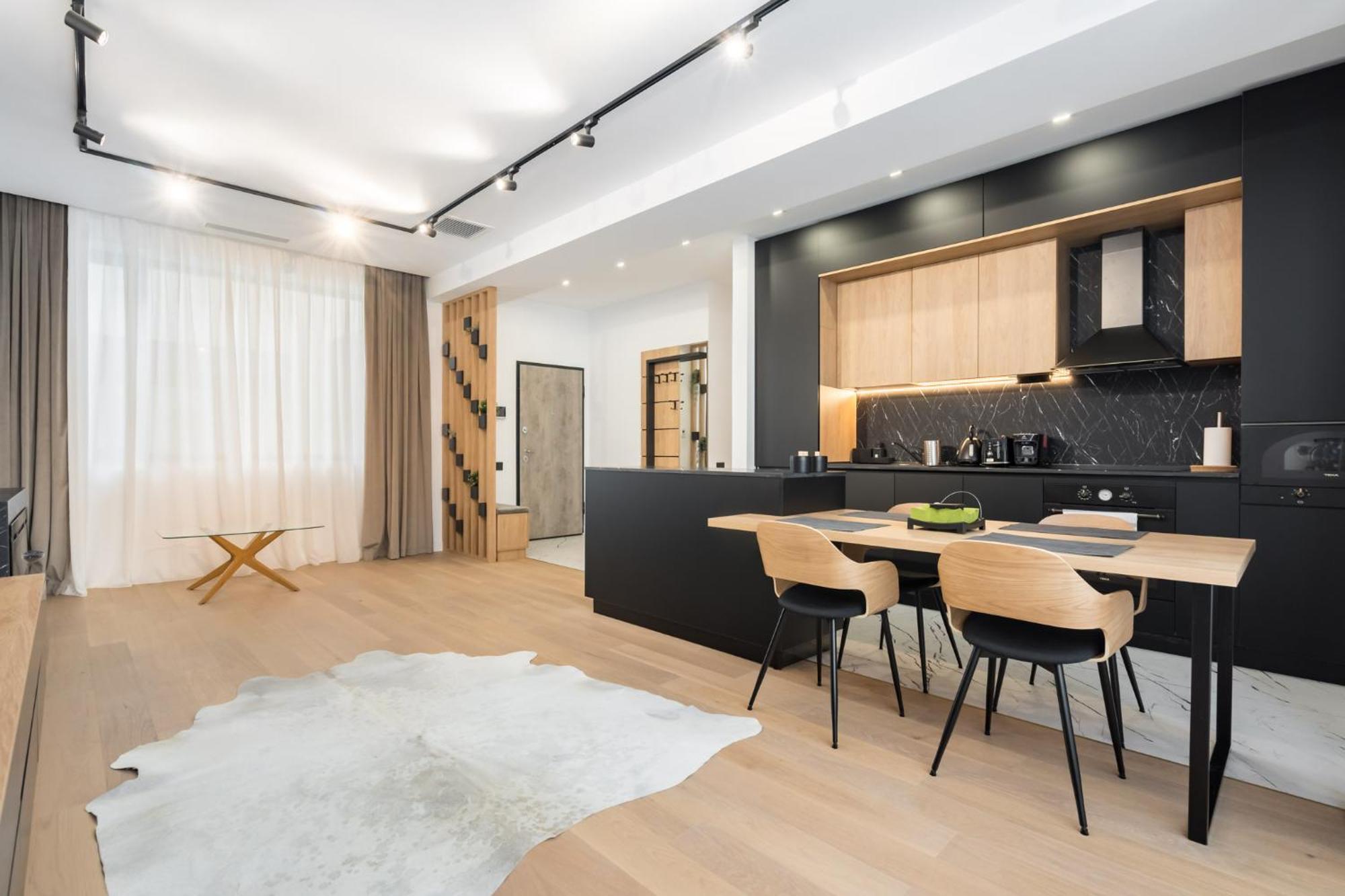 Eden - Elegant Retreat In Rosetti Luxury Apartment *