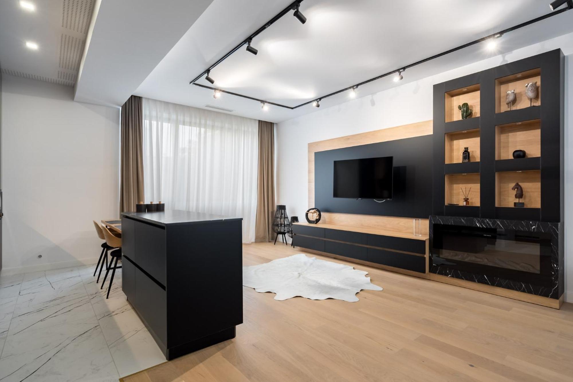 Eden - Elegant Retreat In Rosetti Luxury Apartment *