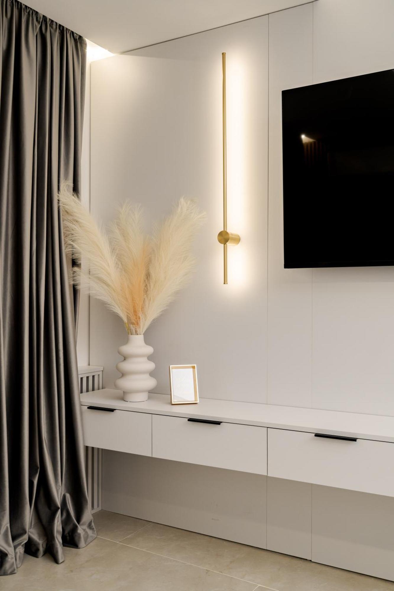 Designer - Ultracentral - Luxury Living *