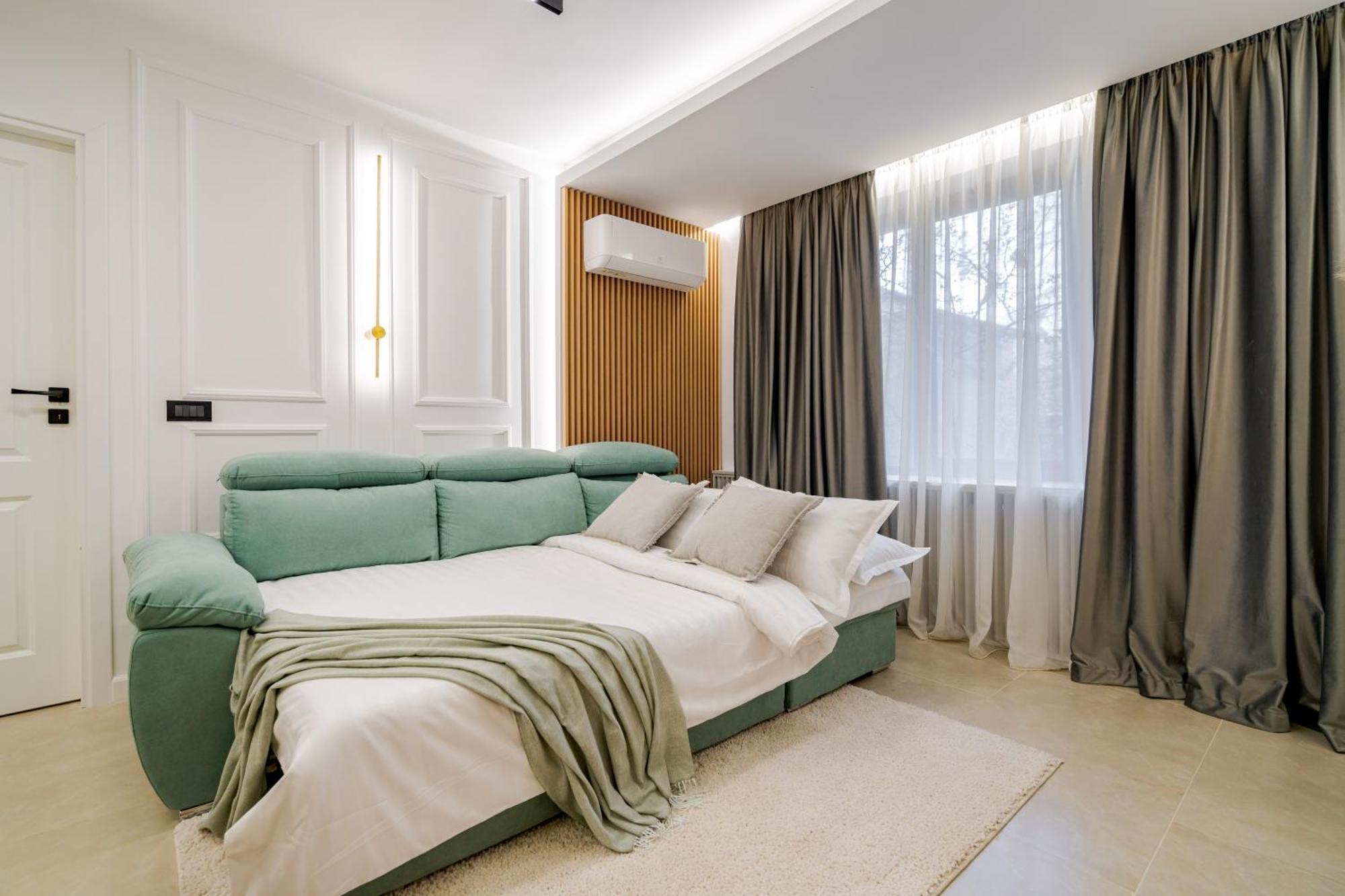Designer - Ultracentral - Luxury Living Apartment