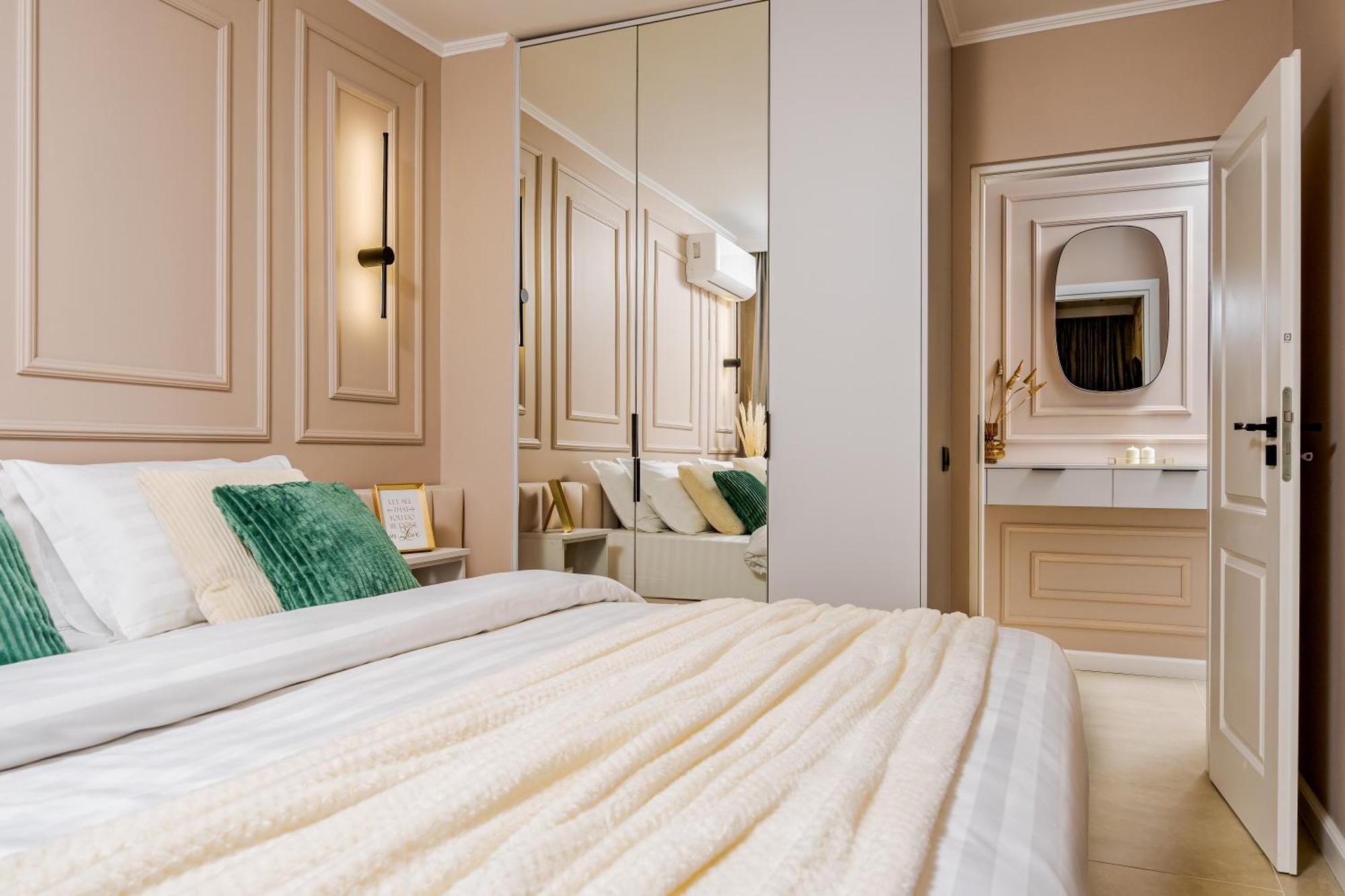 Apartment Designer - Ultracentral - Luxury Living *