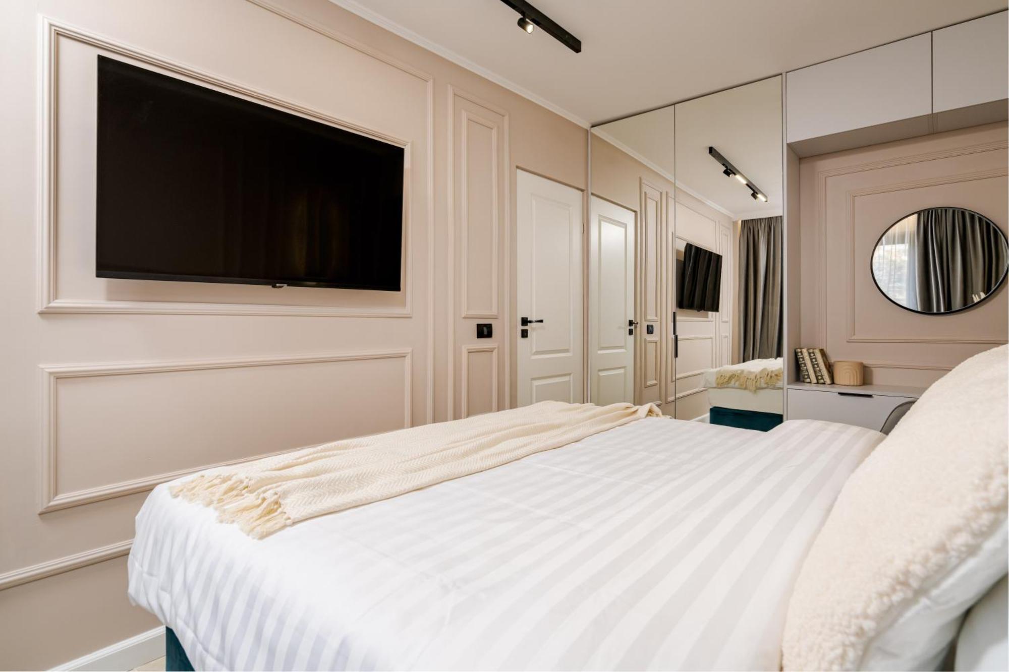 Designer - Ultracentral - Luxury Living Apartment