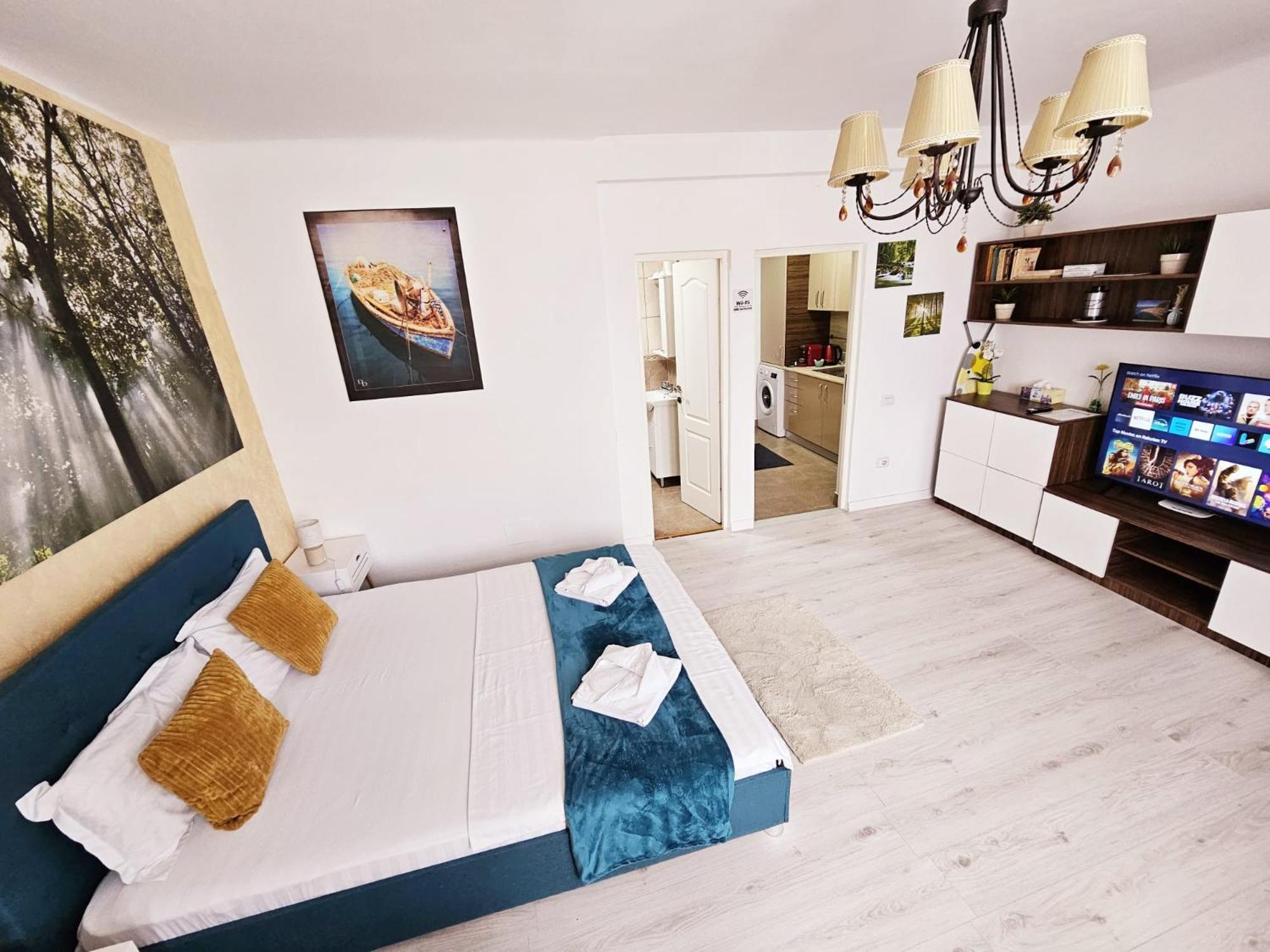 Lovely In Downtown Apartment