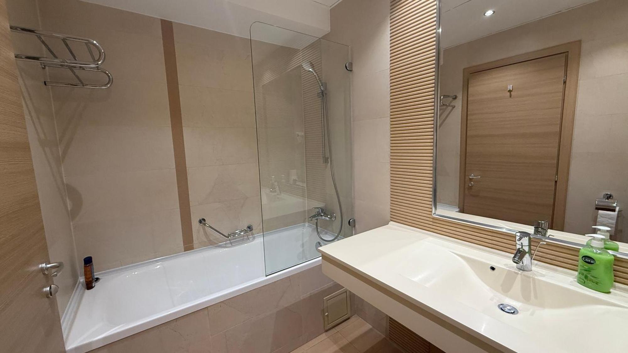 Apartment Rin Parcare Inclusa Langa Delta *