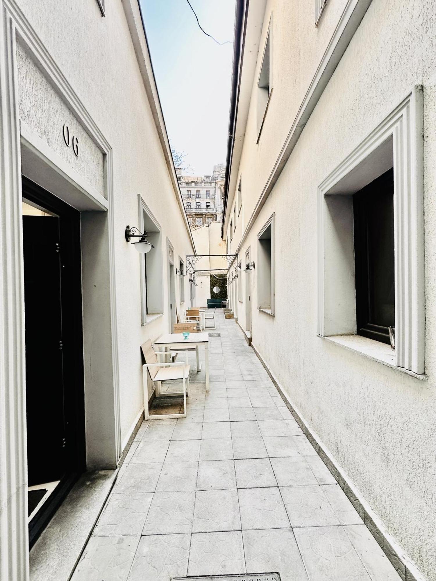 Family Old Town Quad Apartment Bucharest